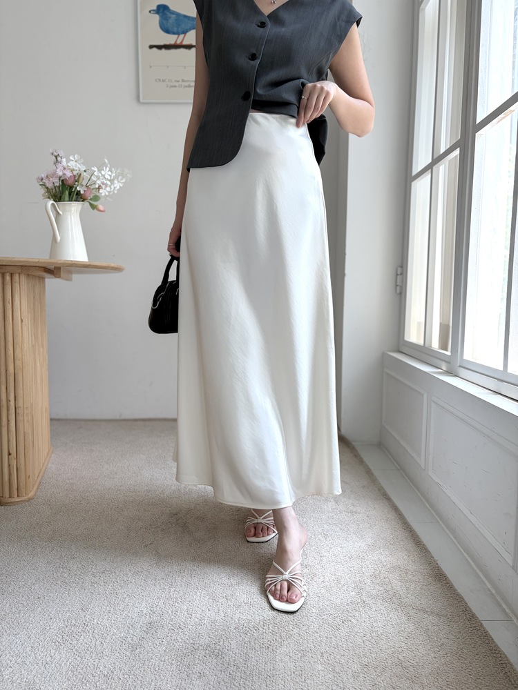 Satin Structured Skirt (Ivory)