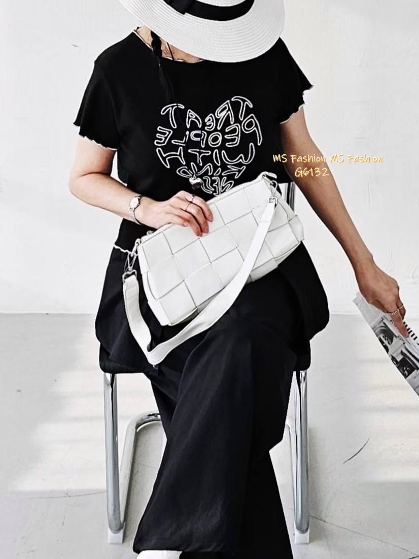 G6132 韓國🇰🇷型格字母心心top