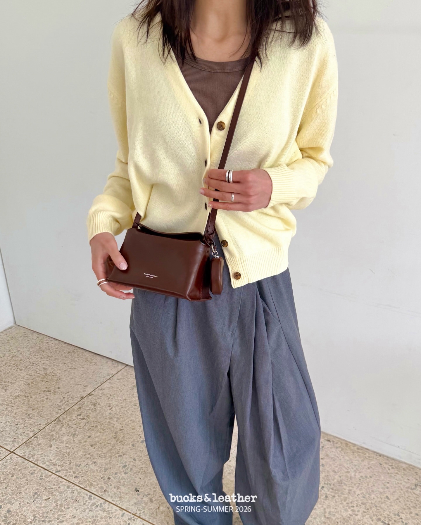 【26SS新皮】預訂_牛皮亮面 Bread bag 磁吸枕頭包 (Mini) By Bucks & leather