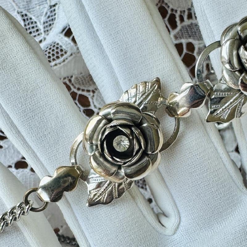 C.a. 1950-60s Silver Tone Five-Rose Necklace (MT2341)