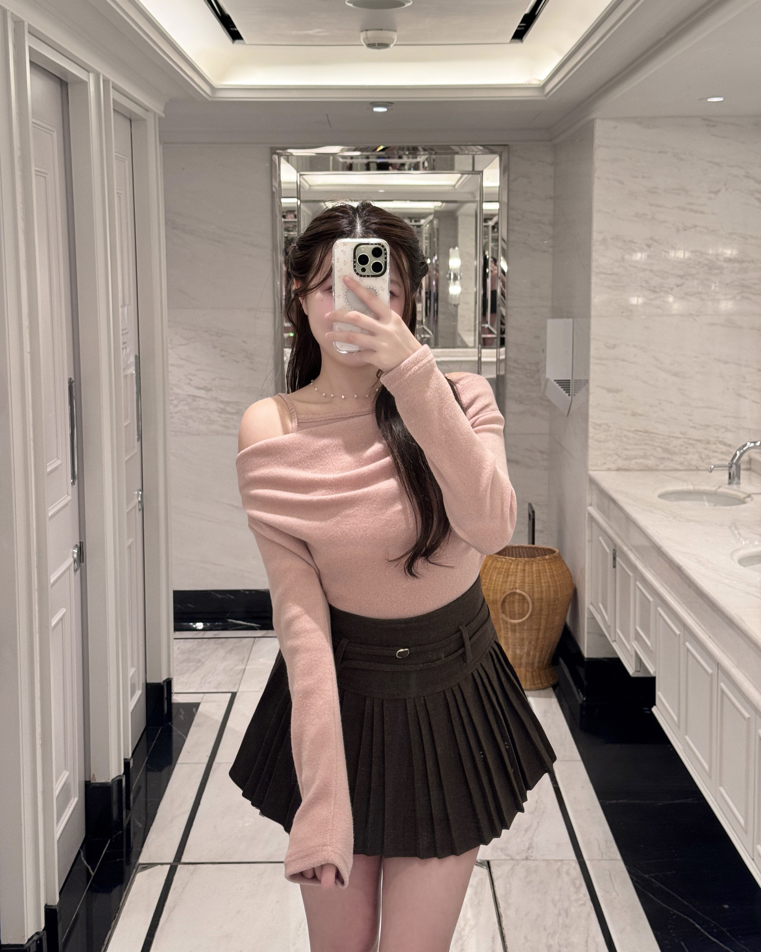 【 🥂約會專屬！滑捋捋毛絨～超氣質皺褶船領兩穿上衣🥂🤍】For Dating 2-way Top(五色入)