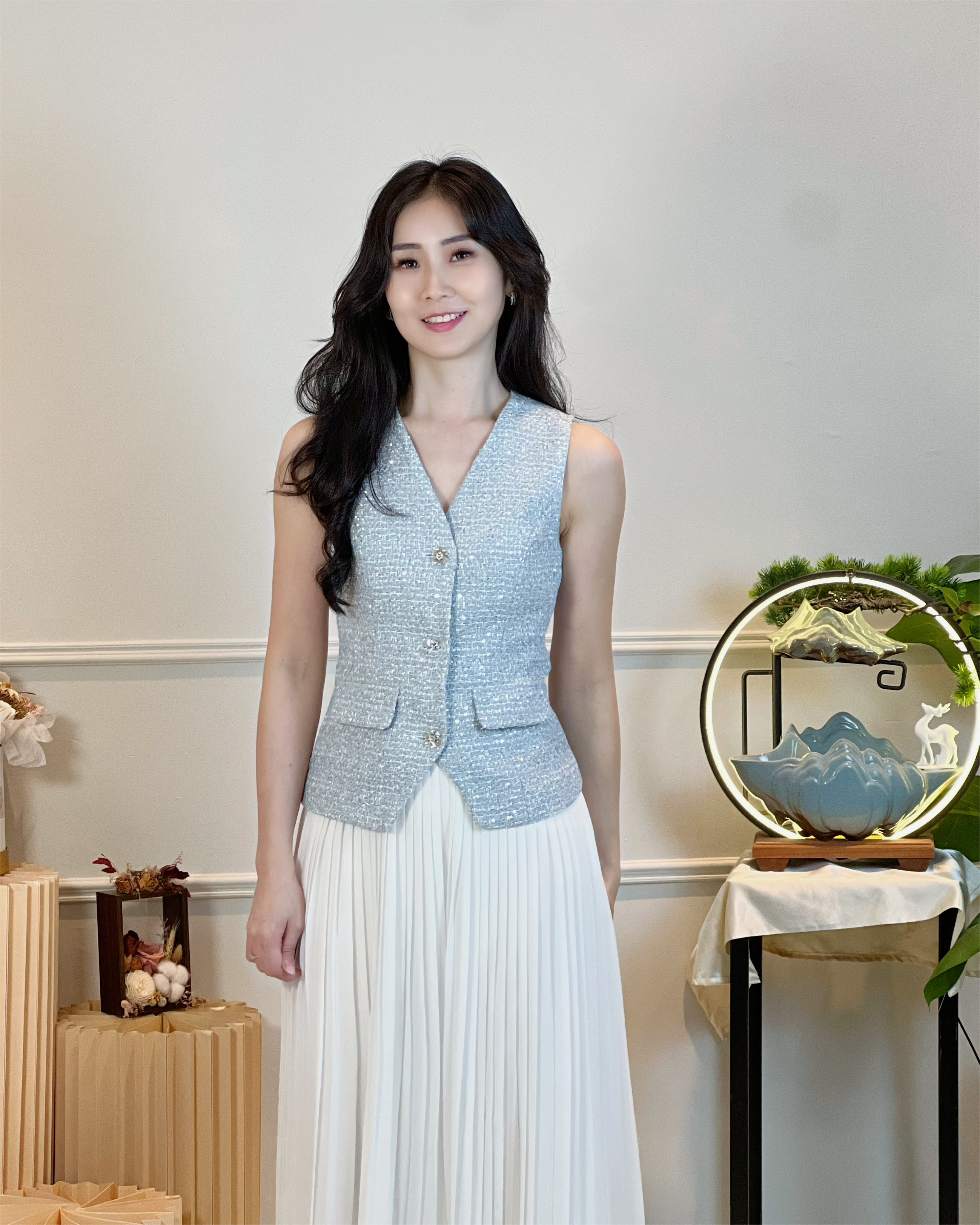 5094 Parisian Chic Sleeveless Top