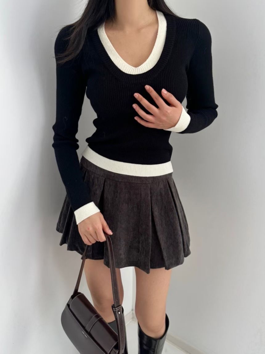 Fake two pieces knit top