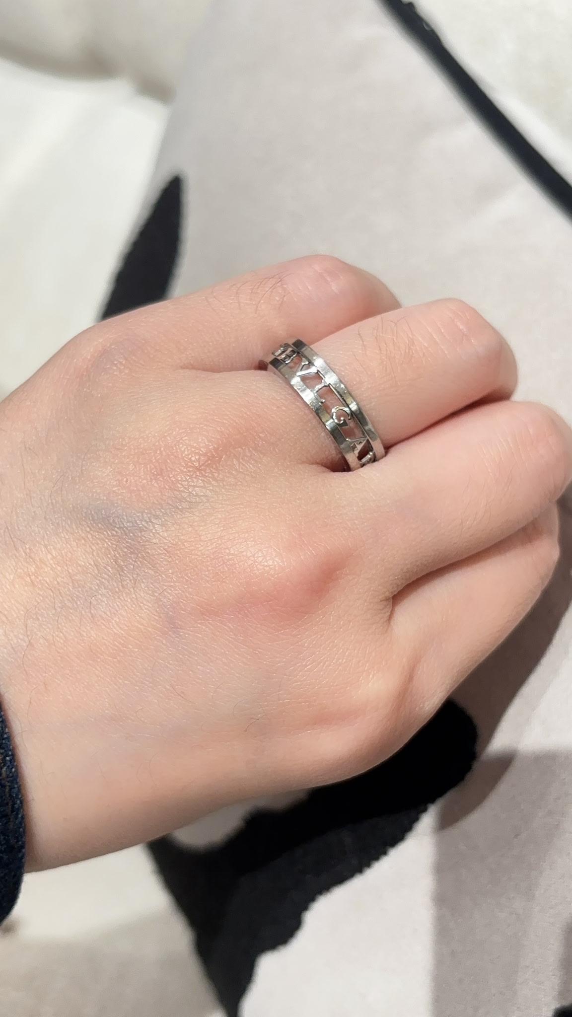 Bvlgari B Zero Ring 750 18K Size: 58 100%Authentic,93%New ✅證書✅Box