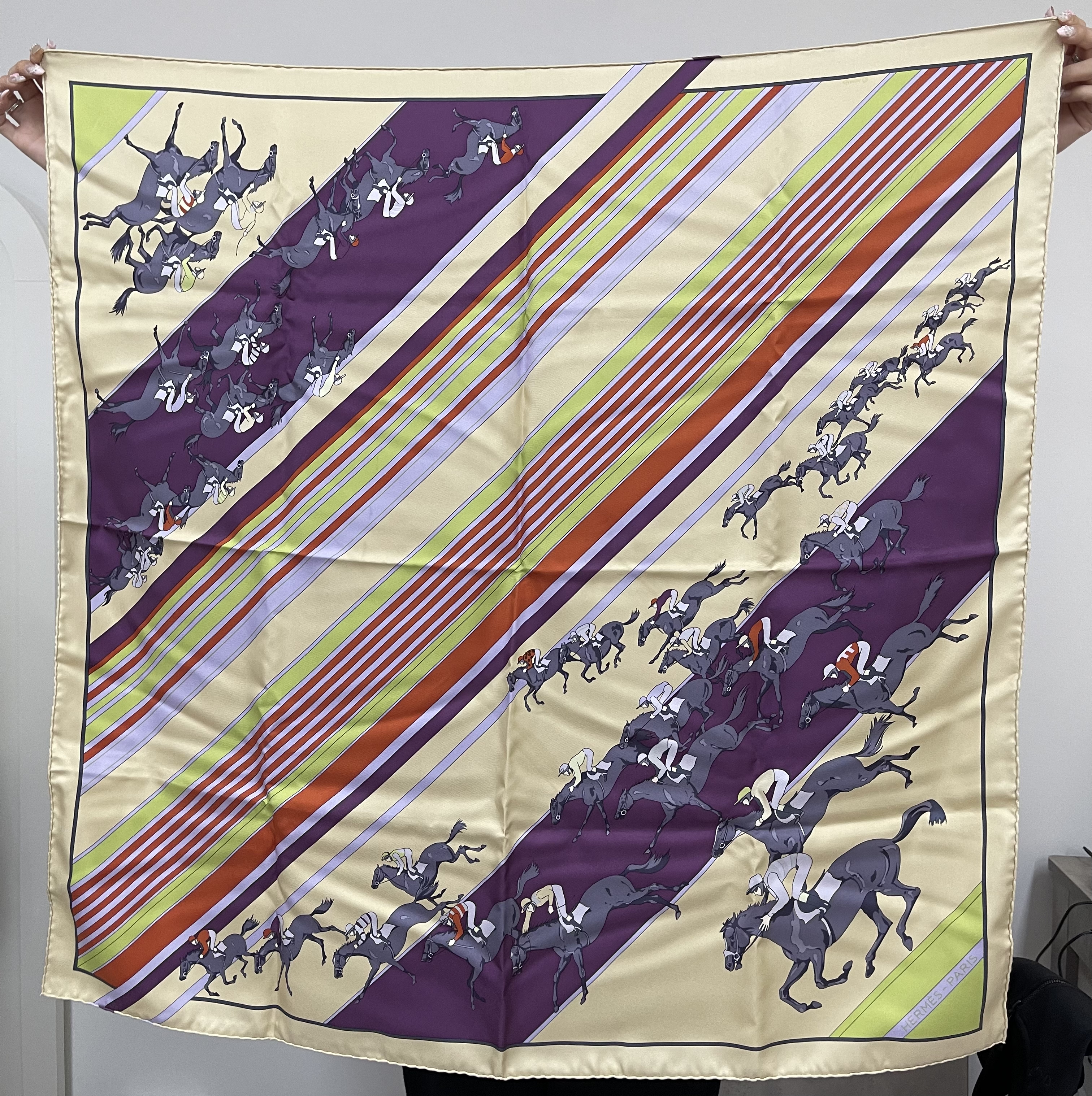 Pre-owned Hermes scarf / Product Code: 26012403