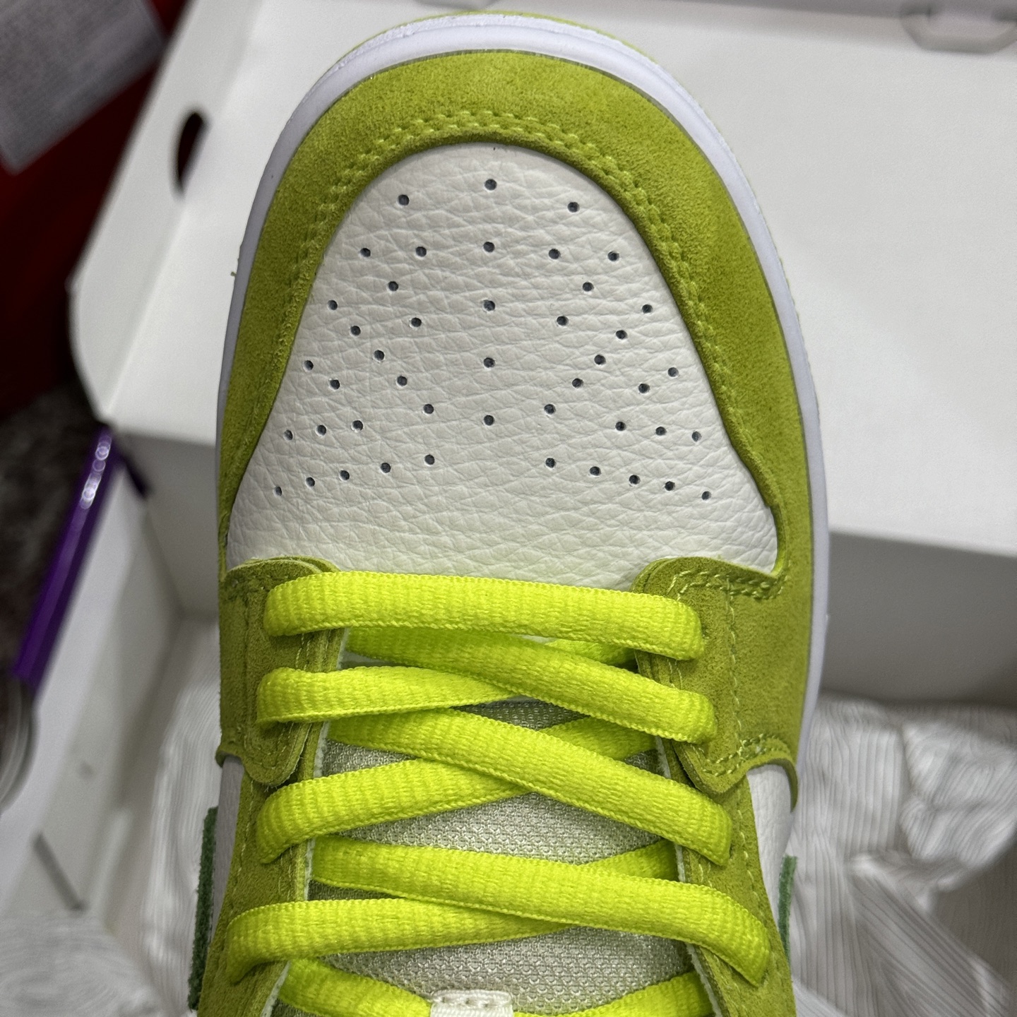 Nike SB Dunk Low "Green Apple" DM0807-300