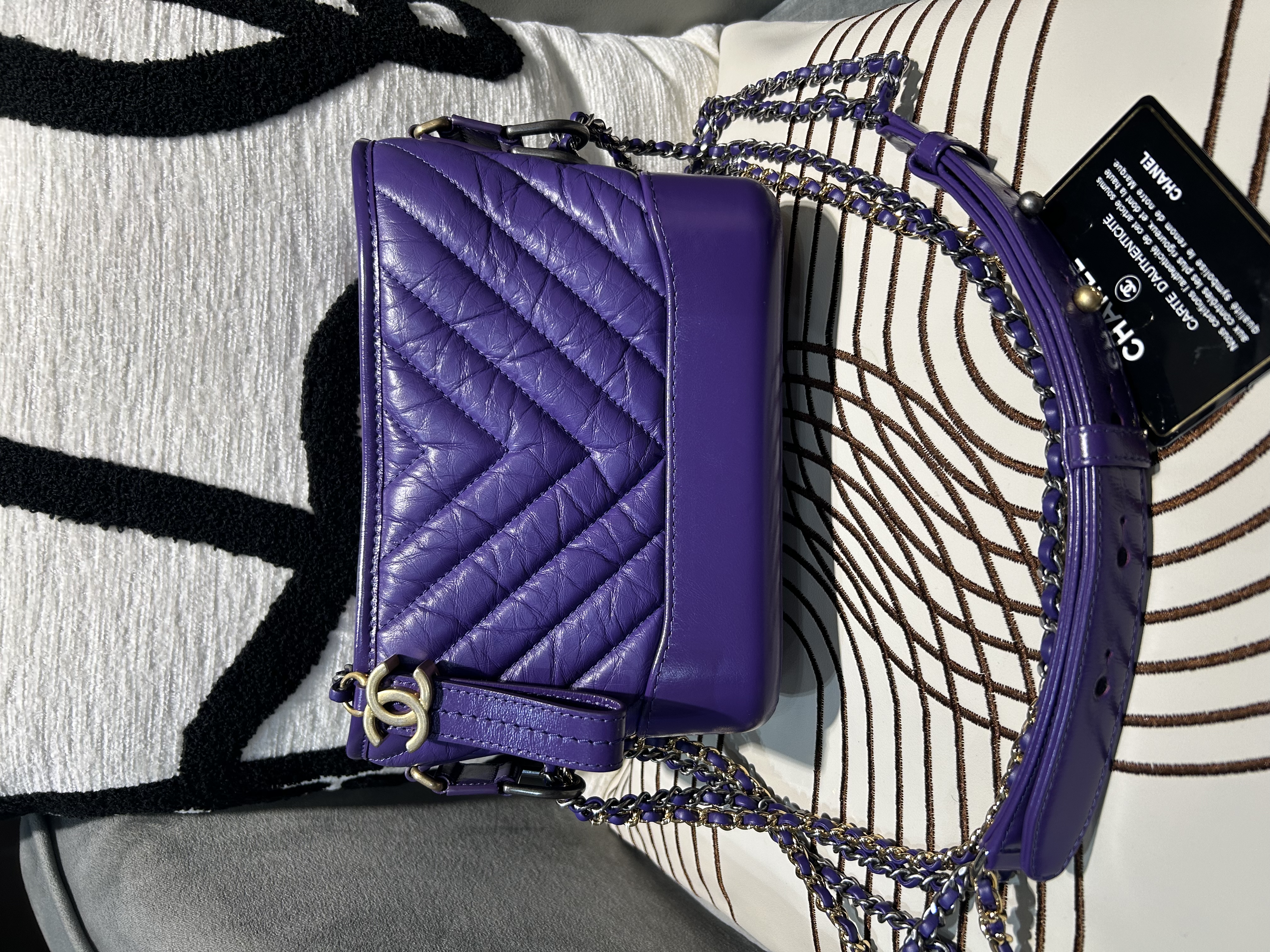 Chanel Gabrielle small hobo purple  100%Authentic ,99%new ✅收據✅card✅dust bag✅box