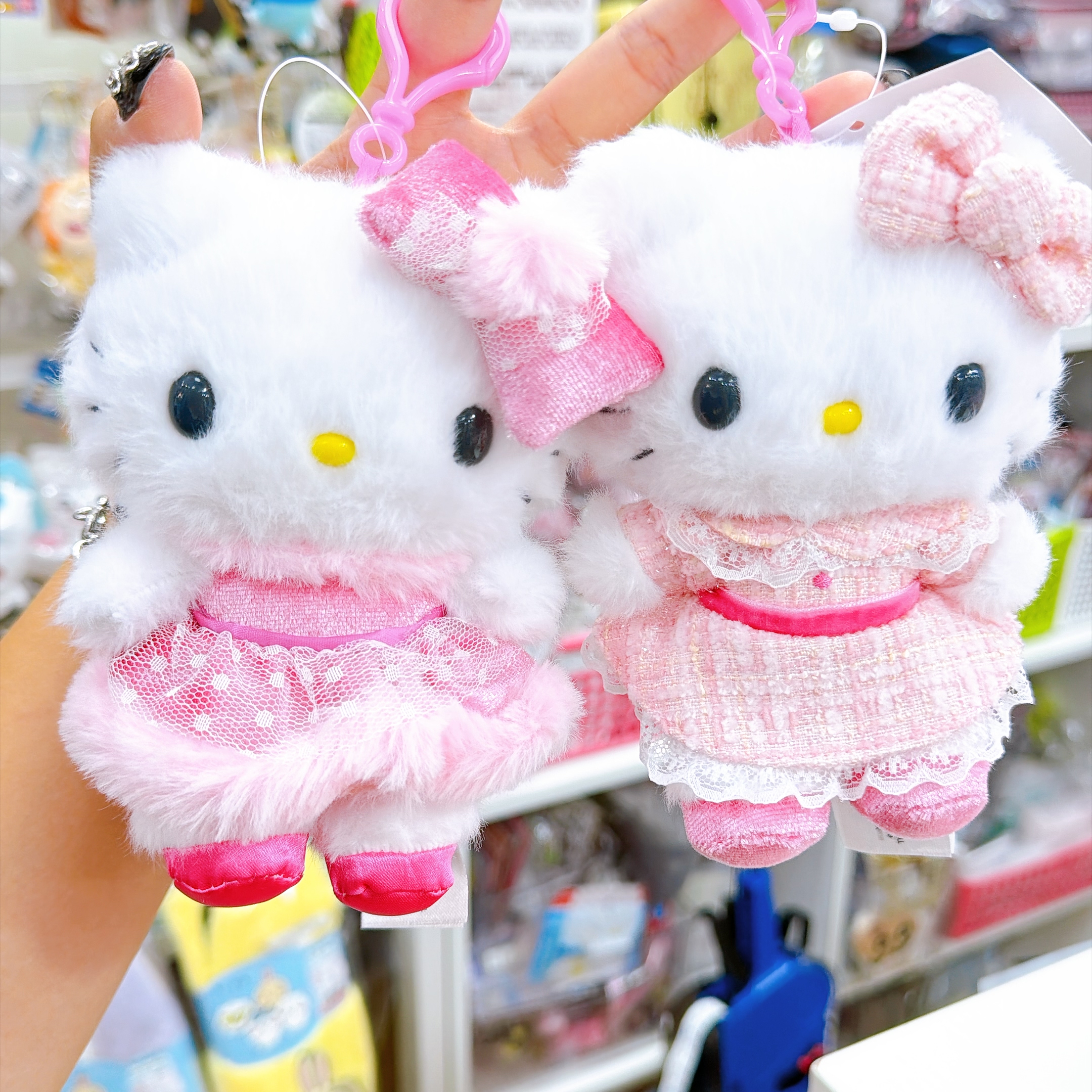 原裝行貨Hello Kitty粉紅聖誕千金風公仔掛飾