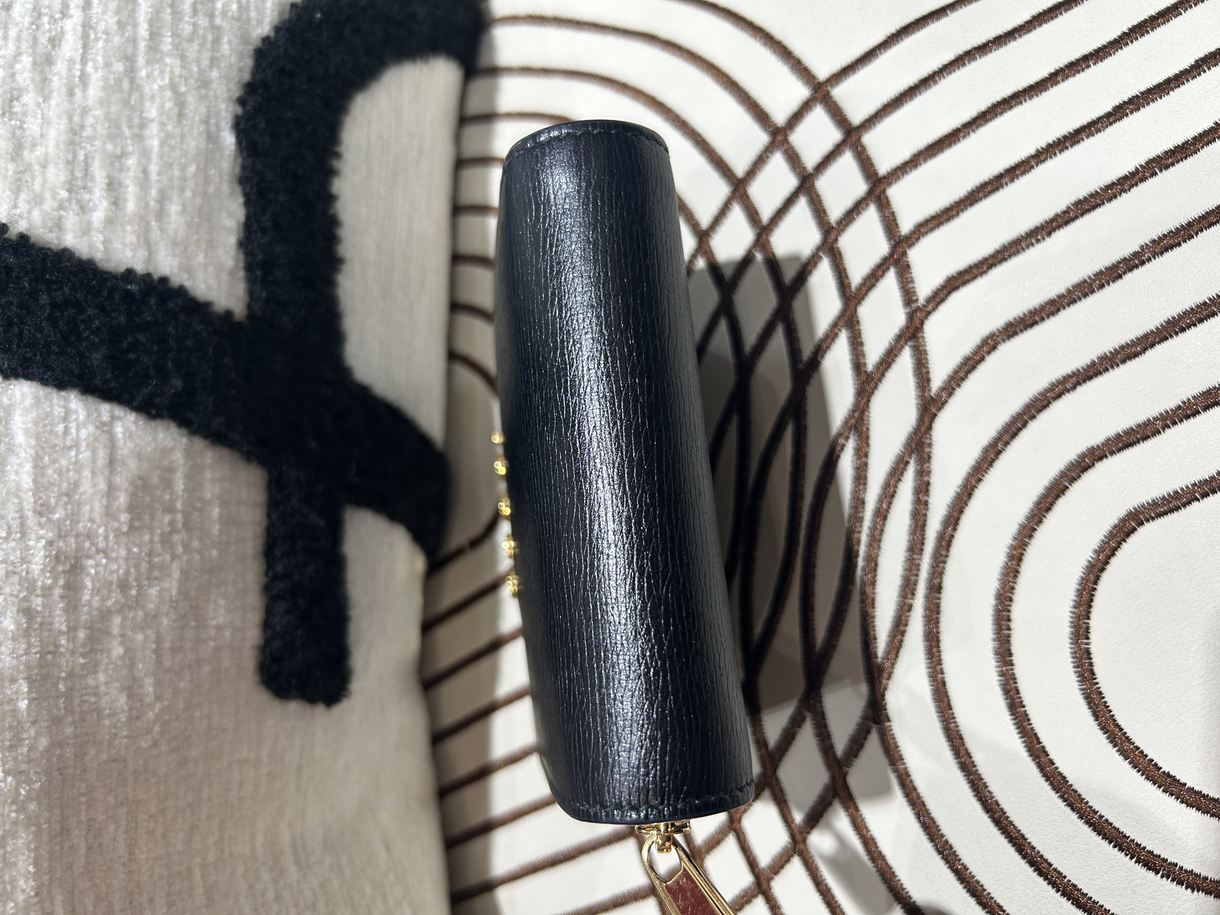 Gucci Short Wallet 黑色金扣牛皮 100%Authentic, 99%New
