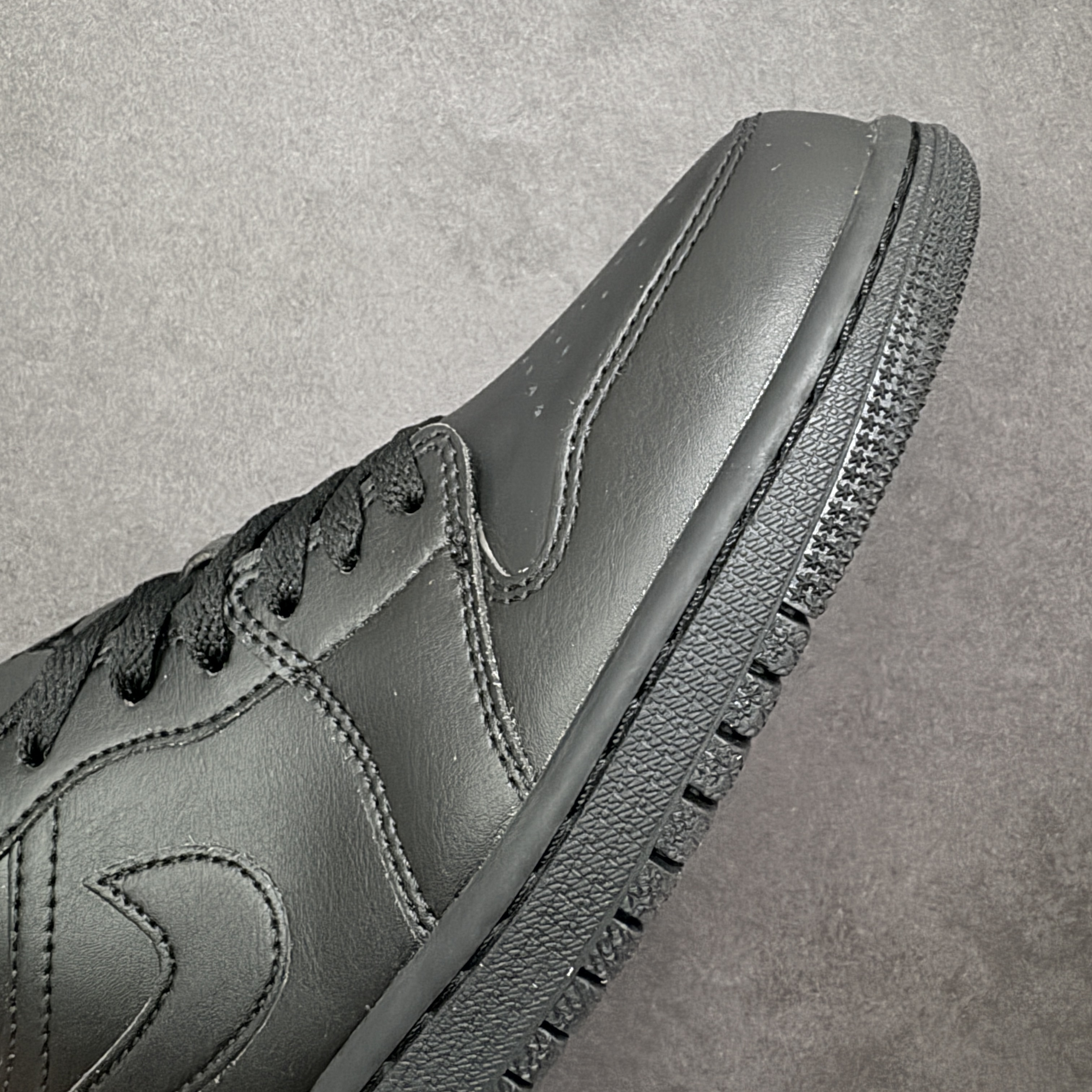 Nike Air Jordan 1 Low 553558-093