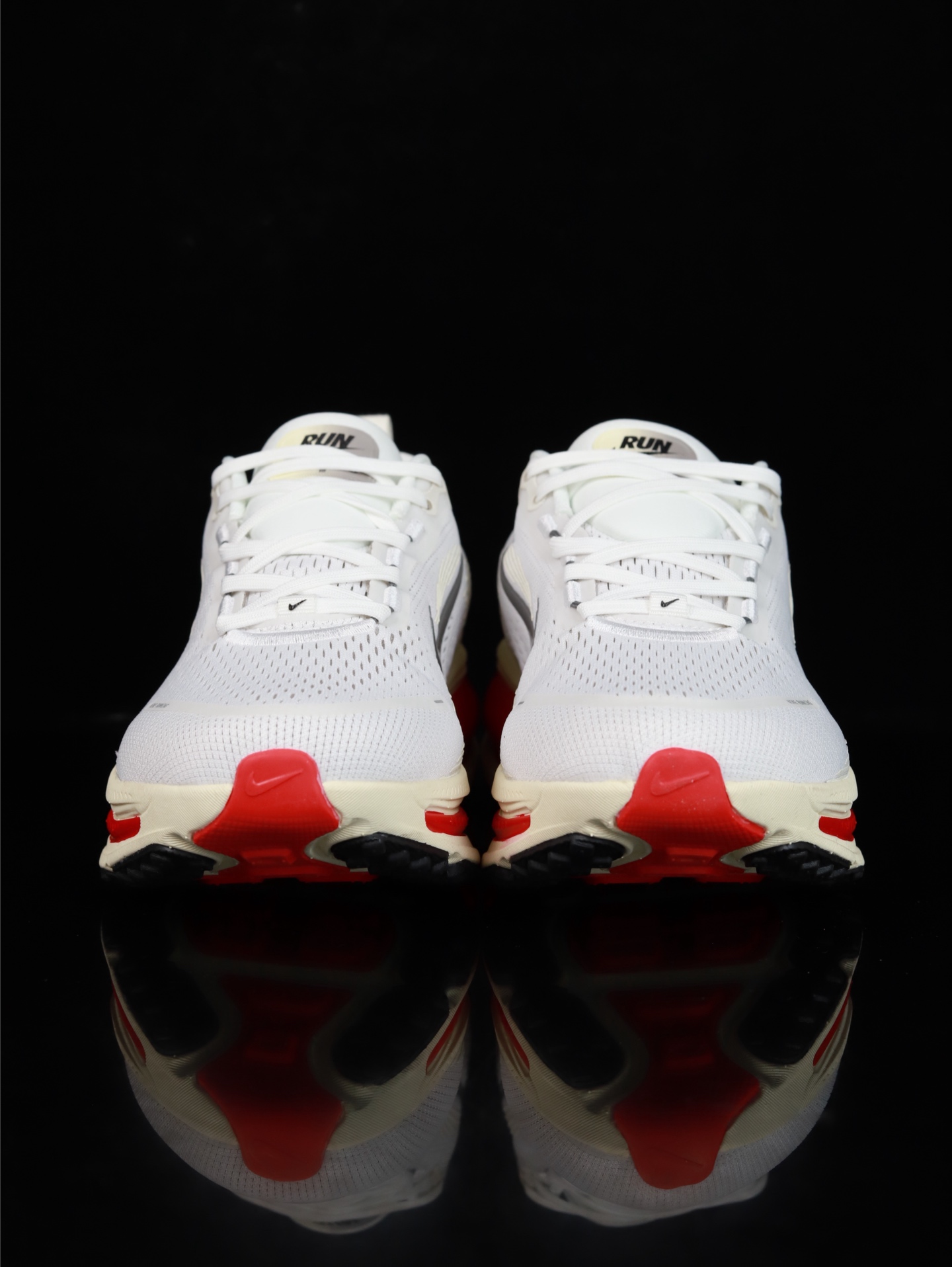 Nike Vomero 18 HM6803-001