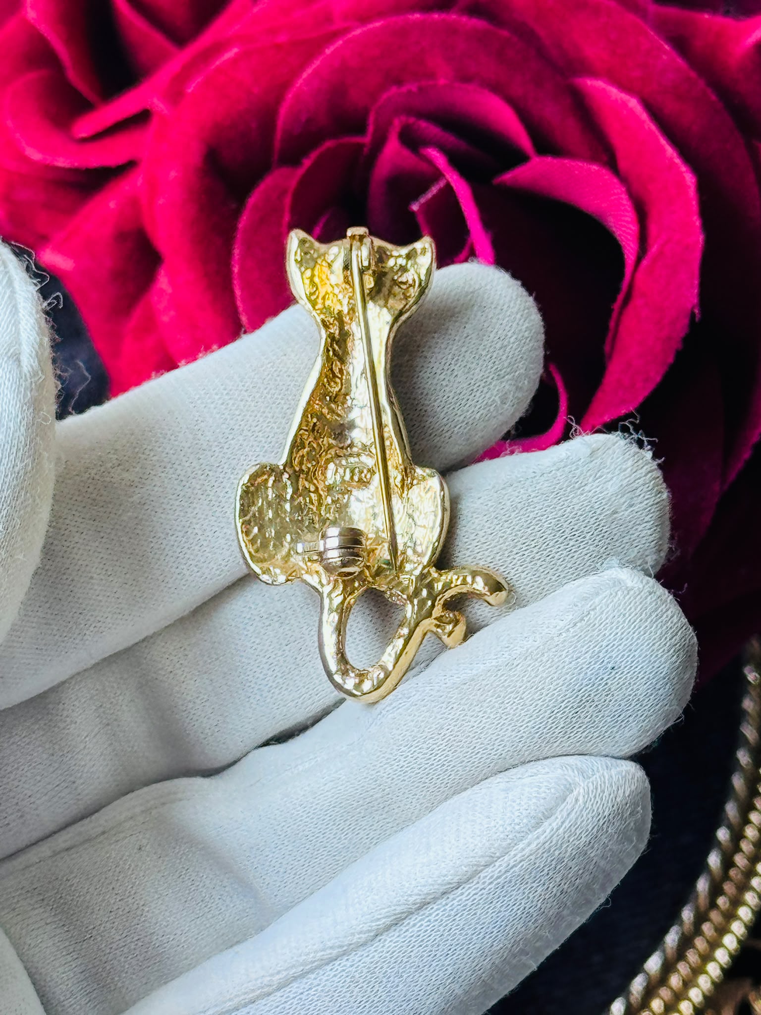 Vintage 1970-80s Nina Ricci Signed "NR" Sparkling Cat Brooch (MT2589-31)