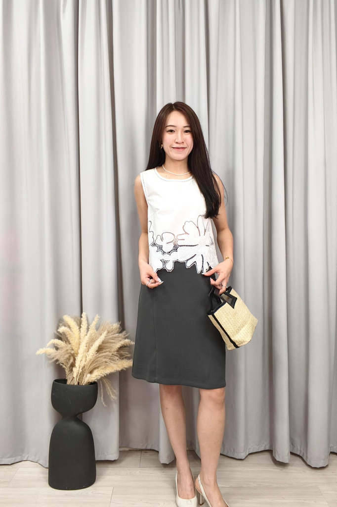 25726 Luxe Tailored Flare Skirt