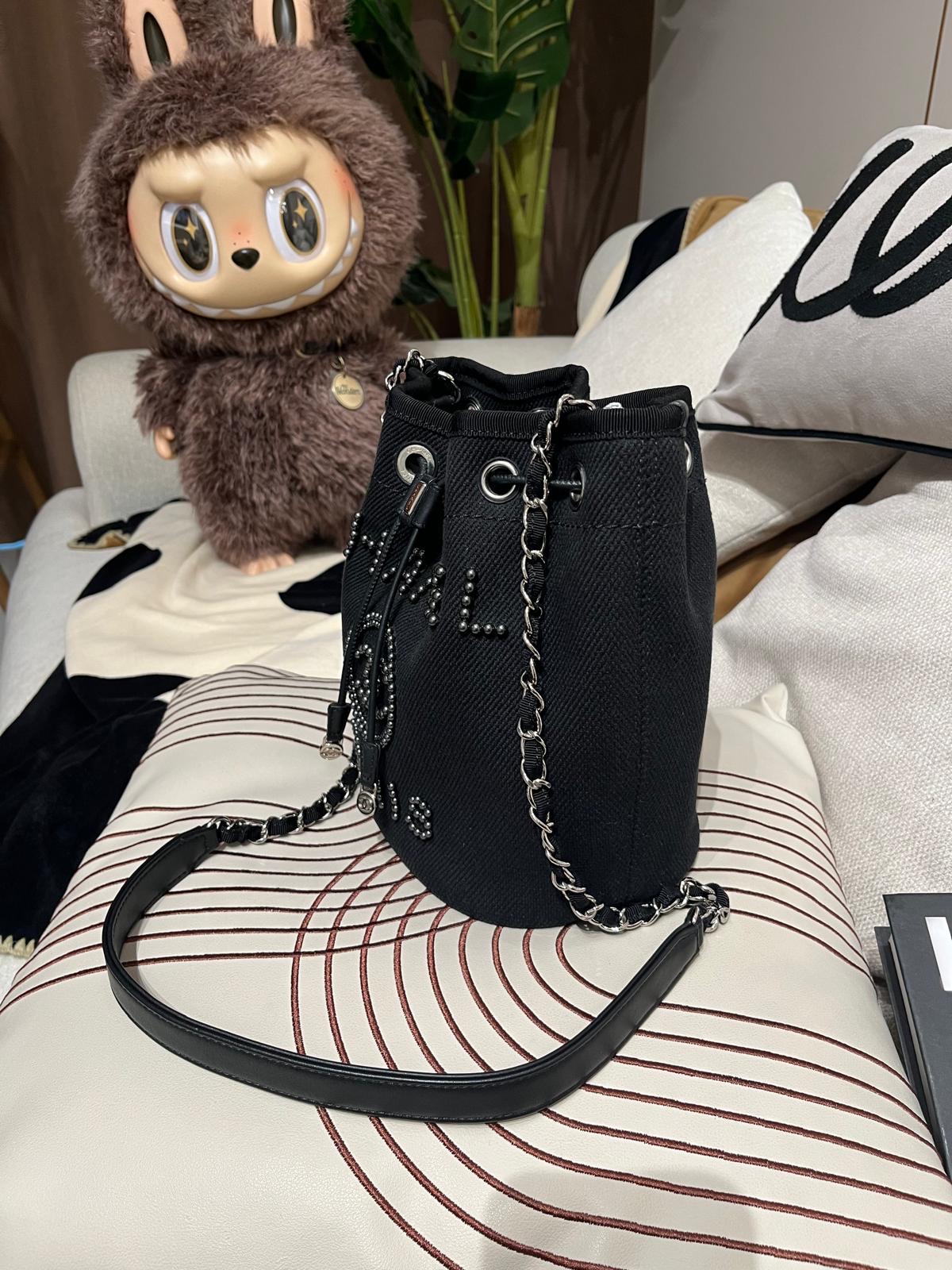 Chanel DEAUVILLE drawstring bucket bag ,black ,98%new ✅card✅dust bag✅box 