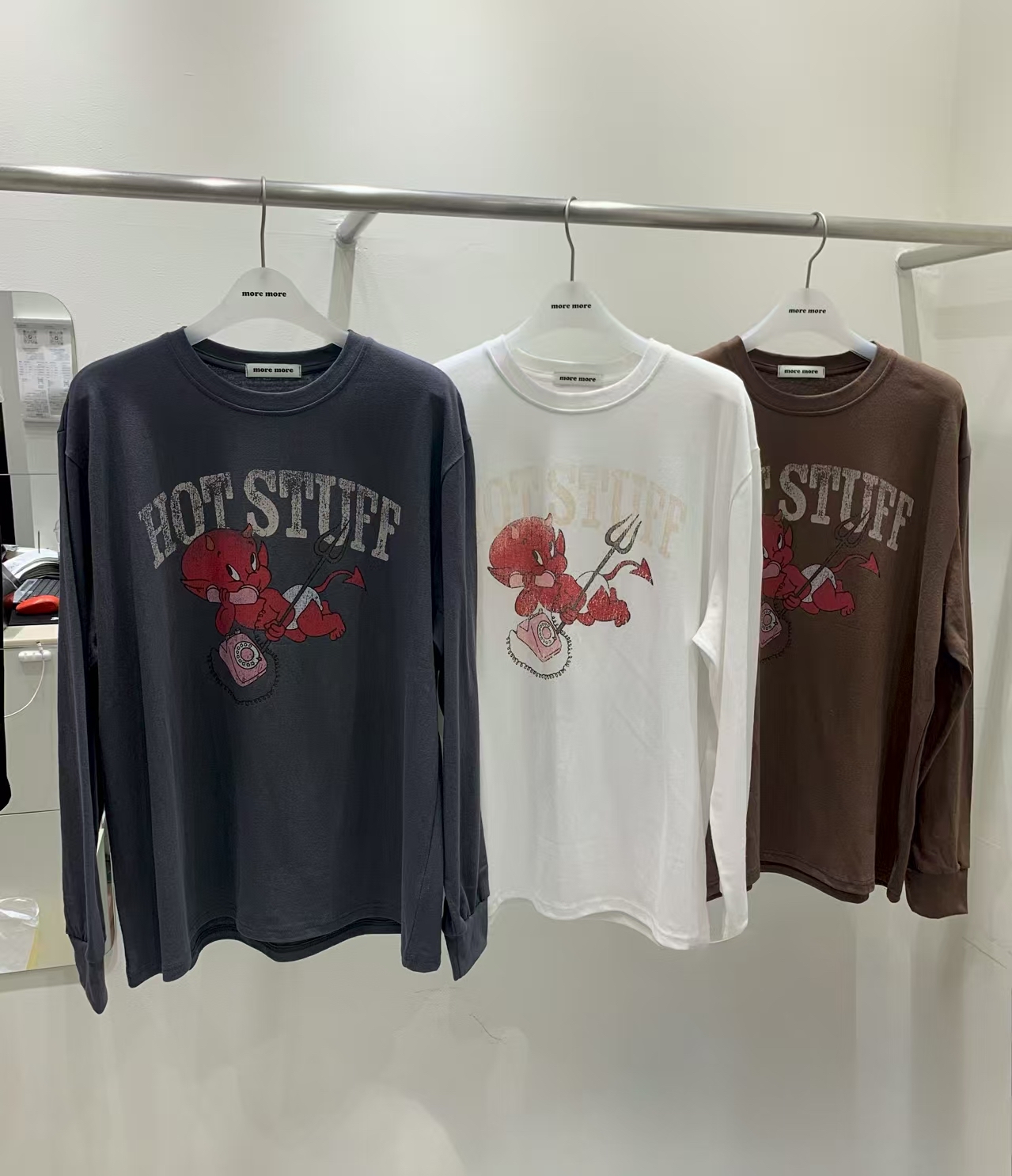 221616 “HOT STUFF”長袖tee