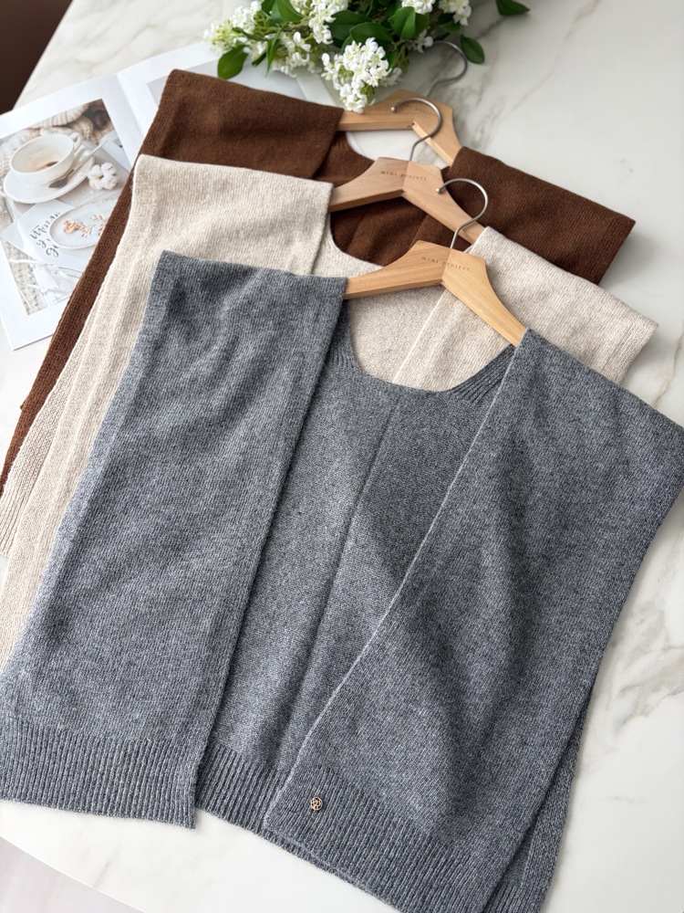 Woolen Knit Cape (3 color)