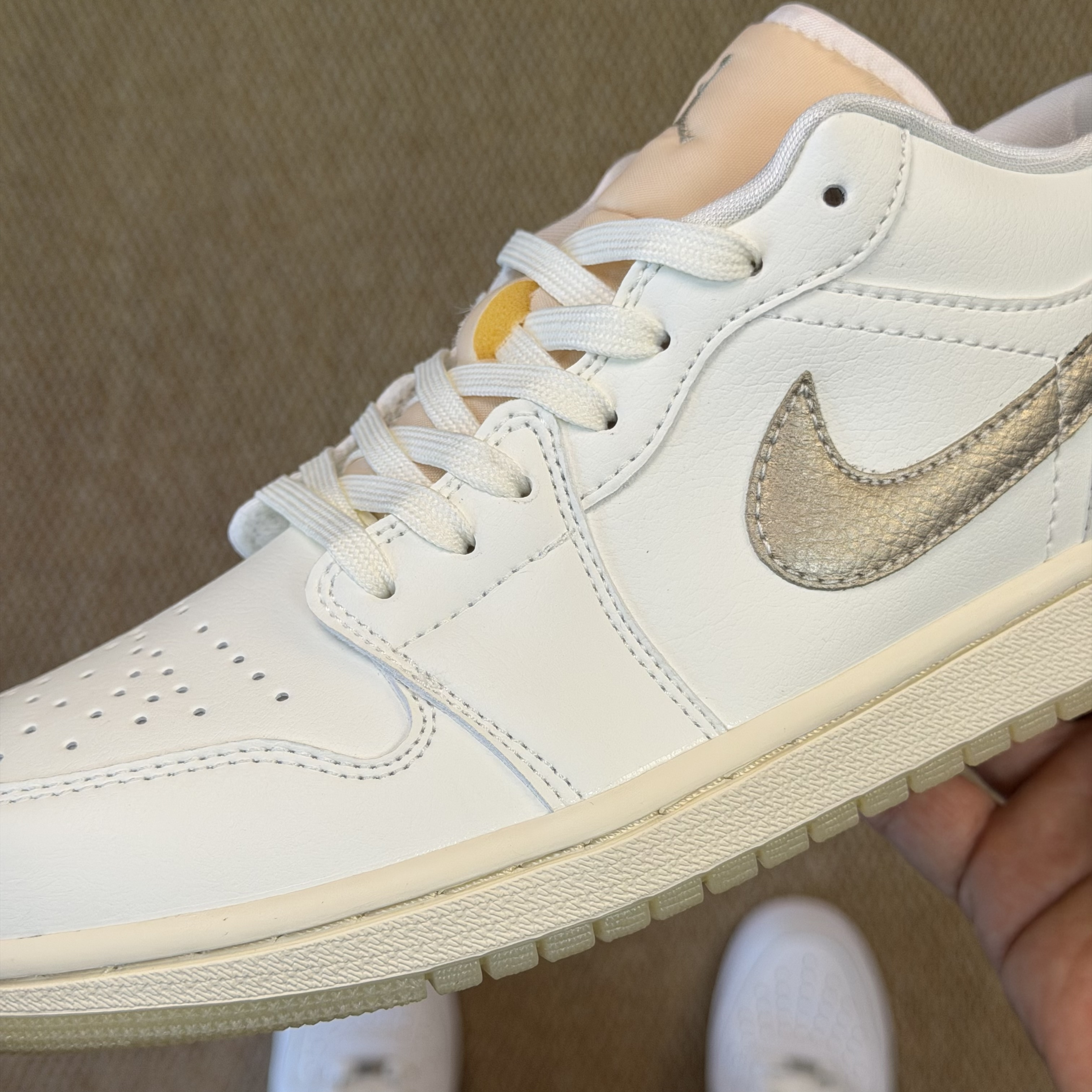 Nike Air Jordan AJ1 Low HV5157-100