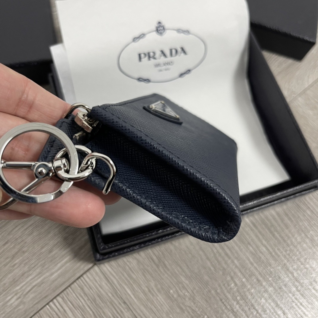 PRADA Saffiano 皮革鑰匙扣掛飾/散紙包 連專櫃禮盒