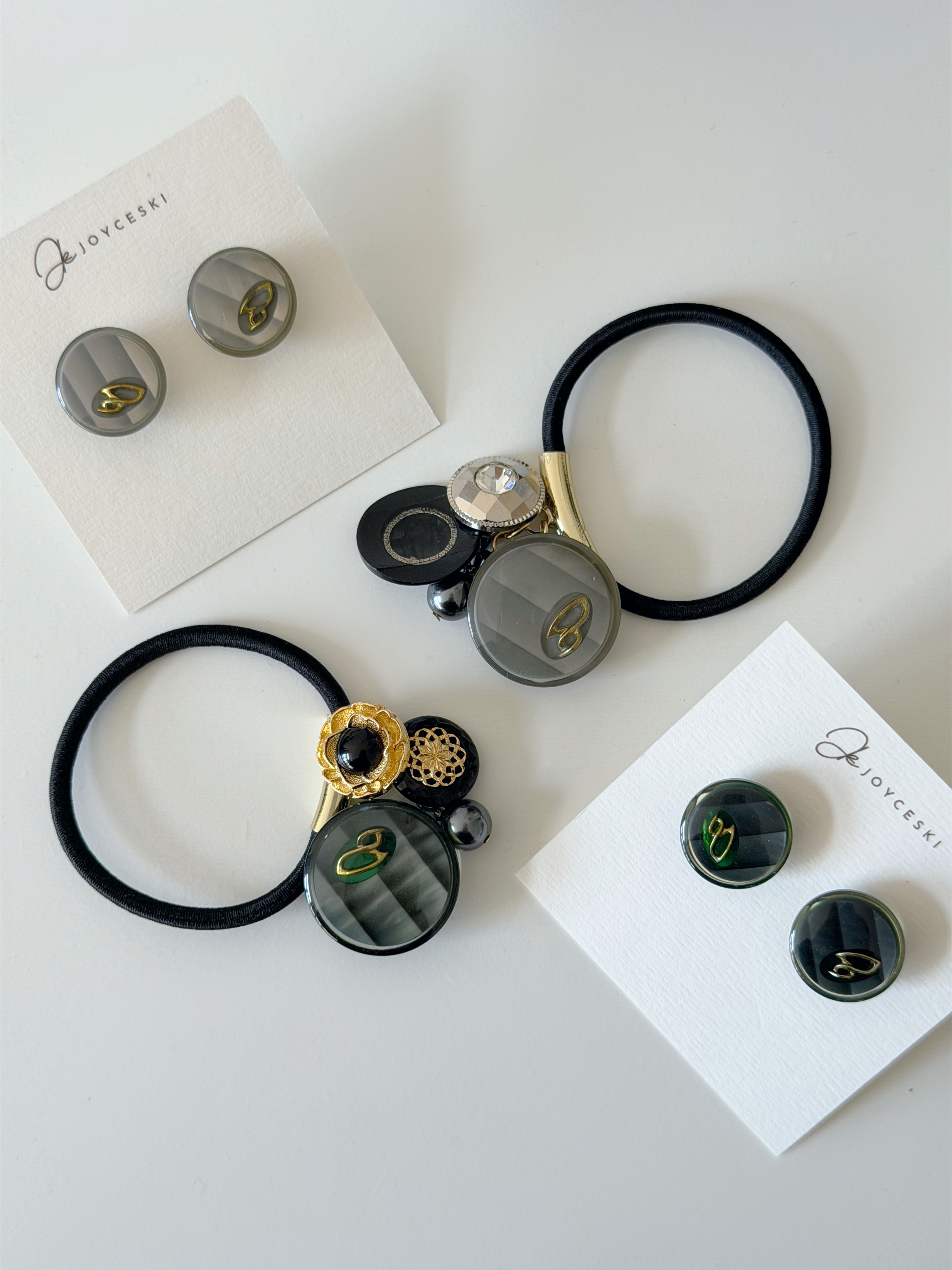 日本鈕扣耳環/暗間淺灰