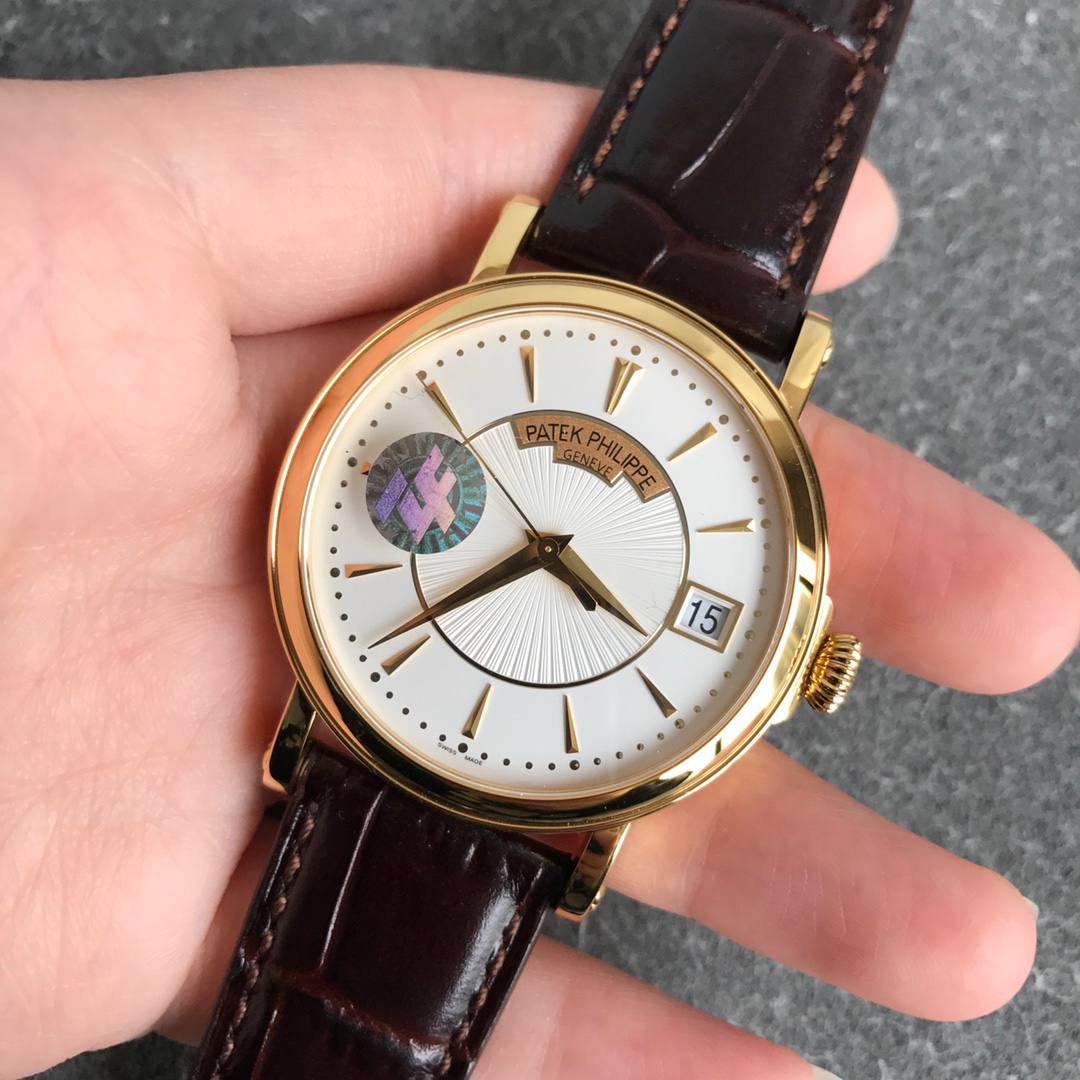 百达翡丽古典5153系列⚜️ 腕表尺寸38mmX10mm 1.表壳打磨：为了追求正品温润如玉的效果，ZF制表师精磨细造，慢工出细活。 2.防尘盖与壳体的衔接机制，有媲美带正品一样的清脆手感。 3.刻度和指针，采用最新的贵金属电镀工艺处理，效果更上一层楼。 4.“锅盖型”微凸蓝宝表镜，版型与正品一致，效果通透，辨时清晰。 5.贵金属钢印立体规范，清晰生动！ 【引领一体机时代】采用定制版Cal.324一体机——更薄，更稳，更像。最重要的是仿真度直线上升了。 【表带】经典意大利小牛皮表带，纹路清晰，质感好。搭配圈市面最顶级的百达翡丽灯笼表扣，通用原装无压力。