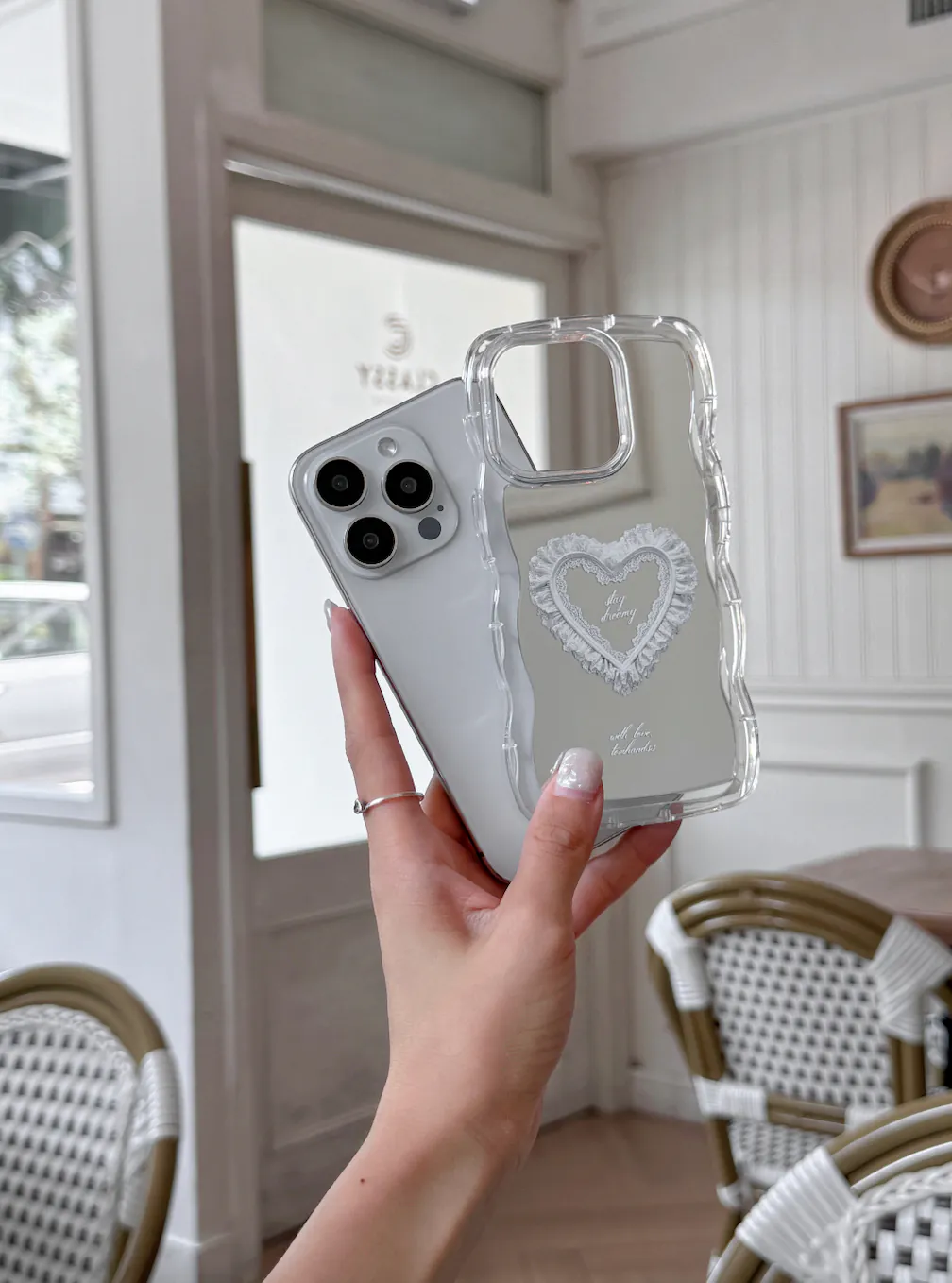 【Stay Dreamy】波浪邊框鏡面 iPhone Case