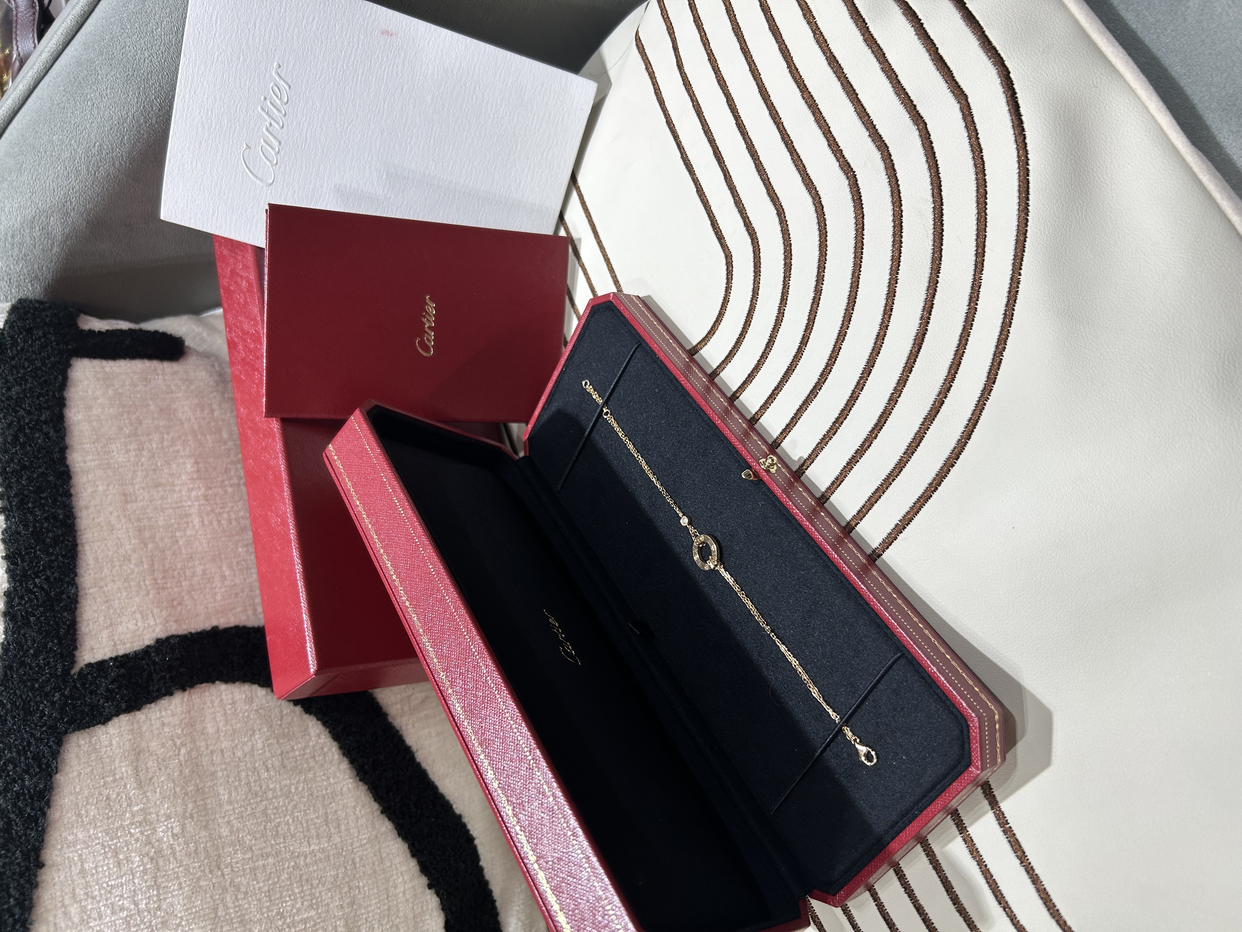 Cartier LOVE BRACELET ON CHAIN, 2 DIAMONDS 18K 100%Authentic, 95%New ✅專門店收據✅證書✅Box