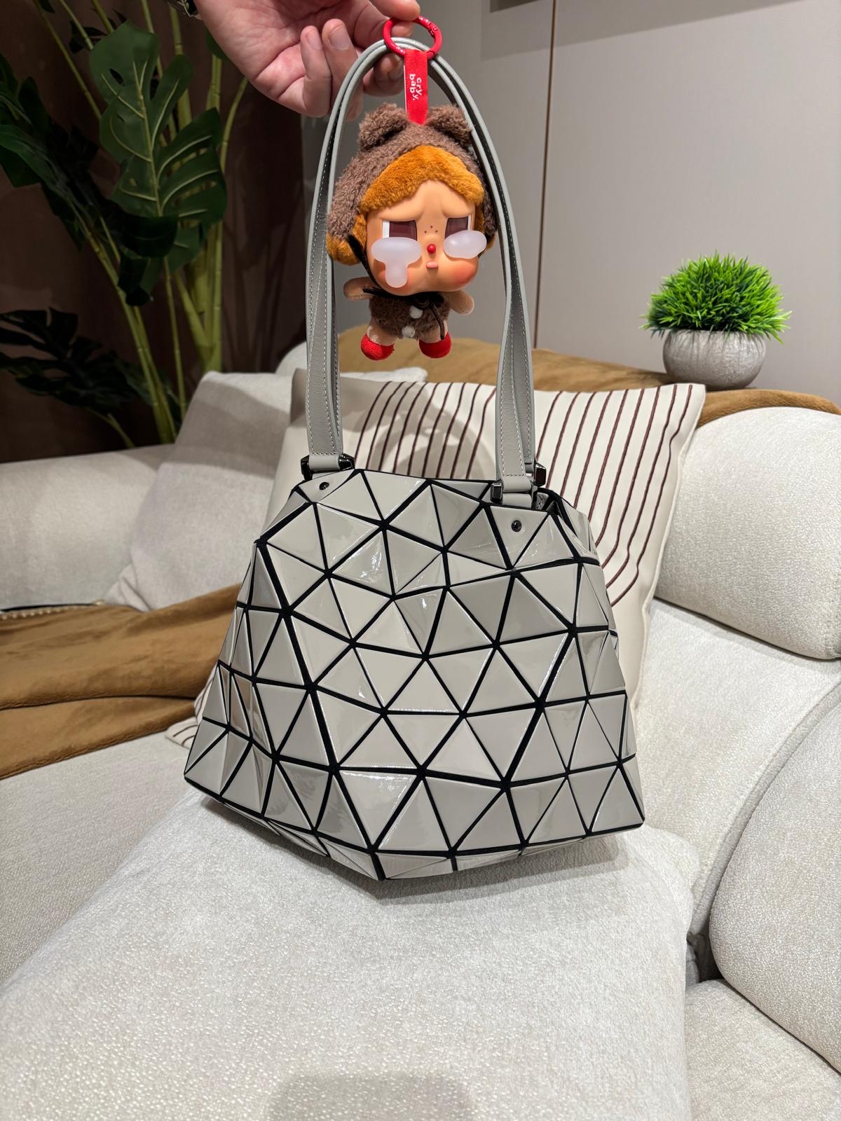 Issey Miyake Bao Bao Planet Shoulder bag 100%Authentic, 98%new 