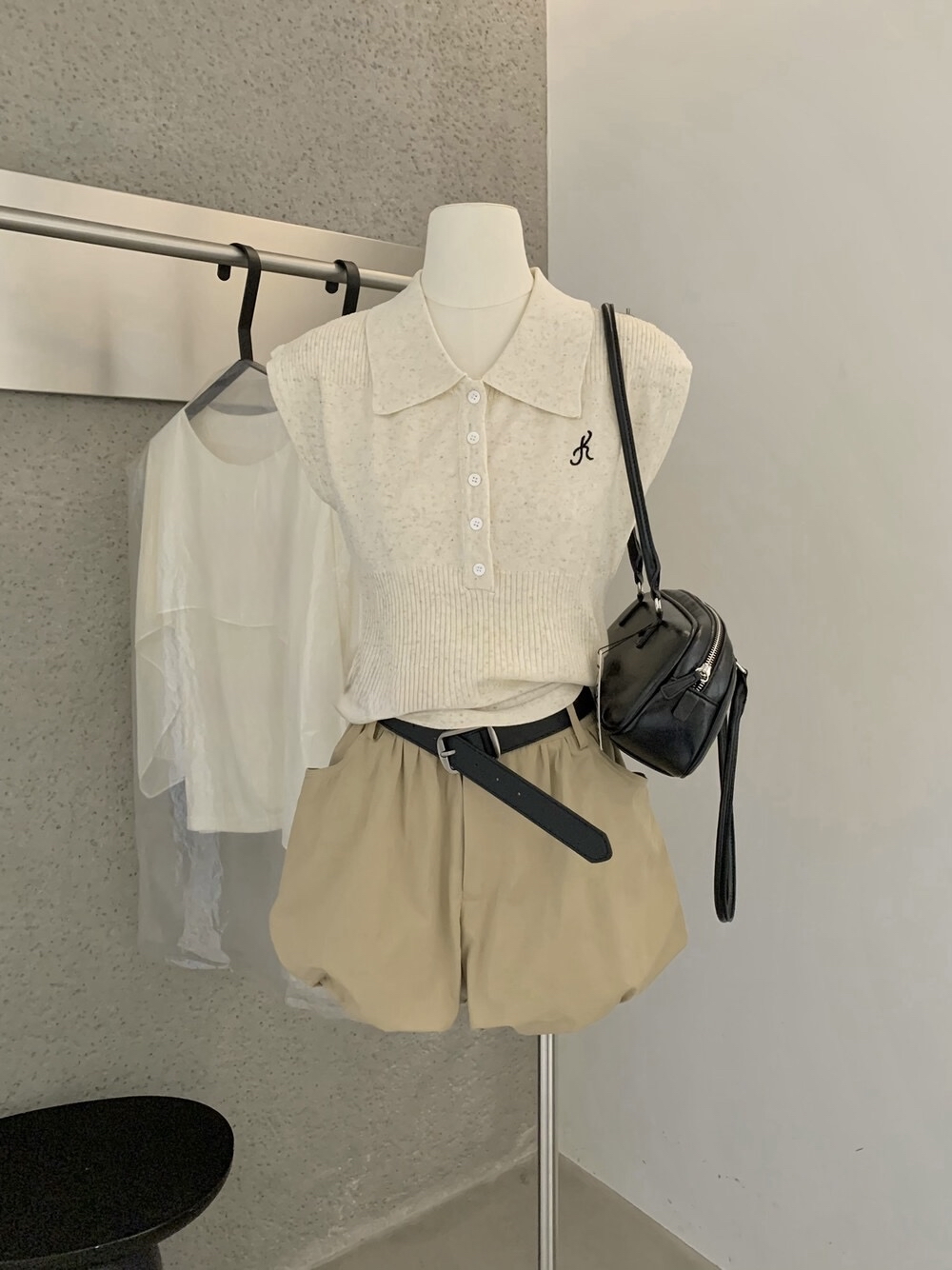 法式无袖Polo衫配复古花苞短裤套装 Women's Sleeveless Polo Shirt and Balloon Shorts Set