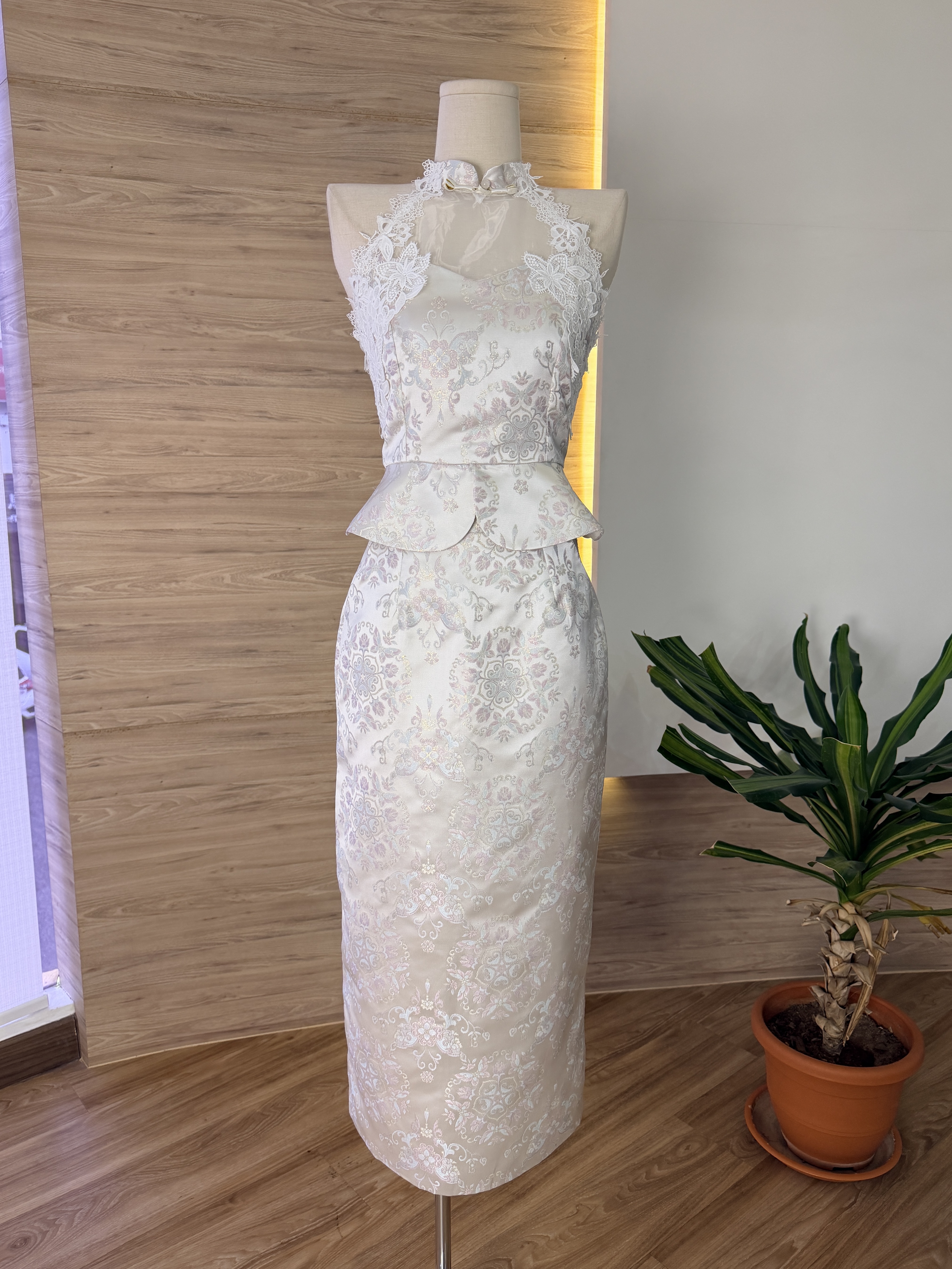 Ivory Empress Set Wear