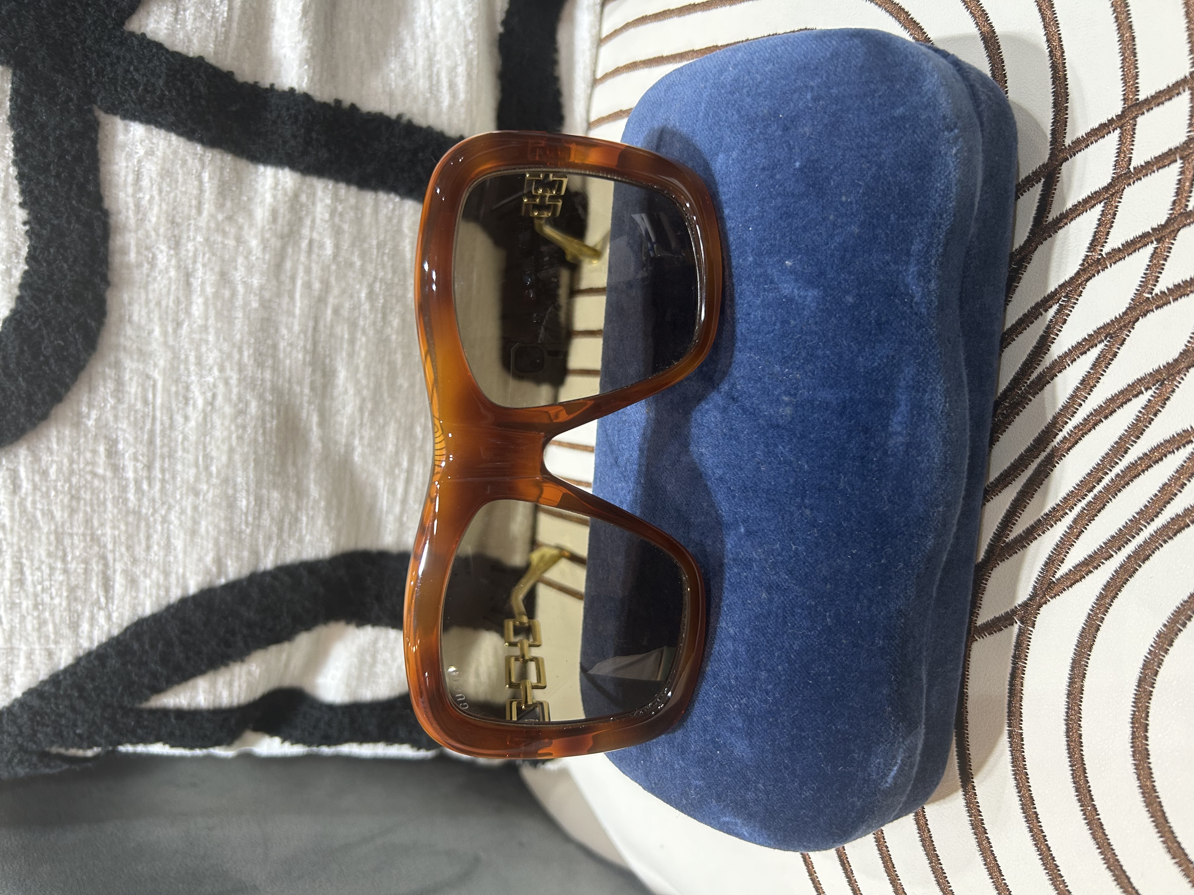 Gucci sunglasses GG0499S  100%Authentic ,95%new ✅dust bag✅box 