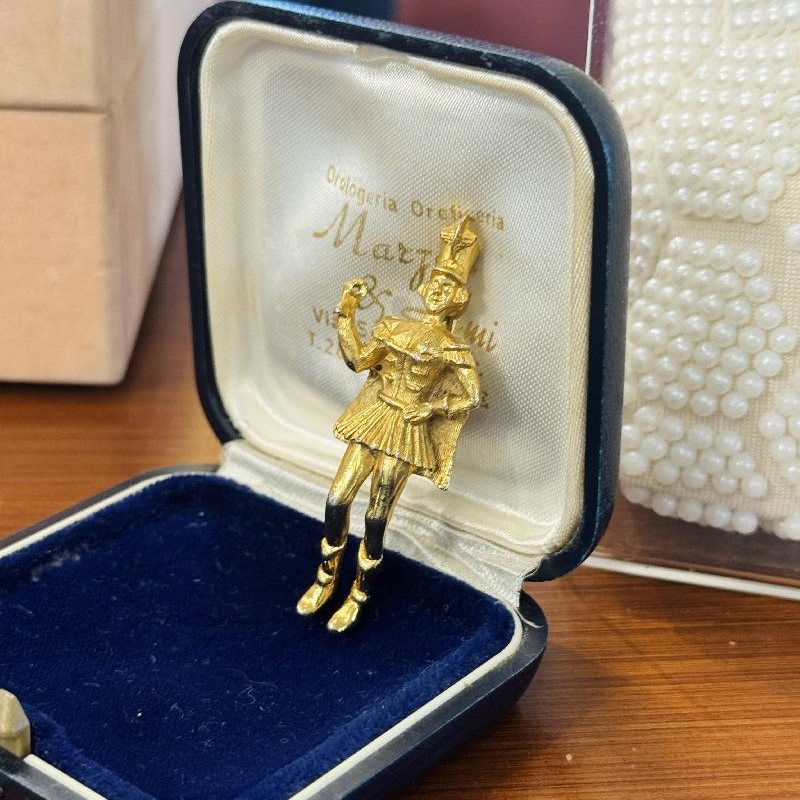 Vintage Golden Nutcracker/ Soldier Brooch (MT2560)