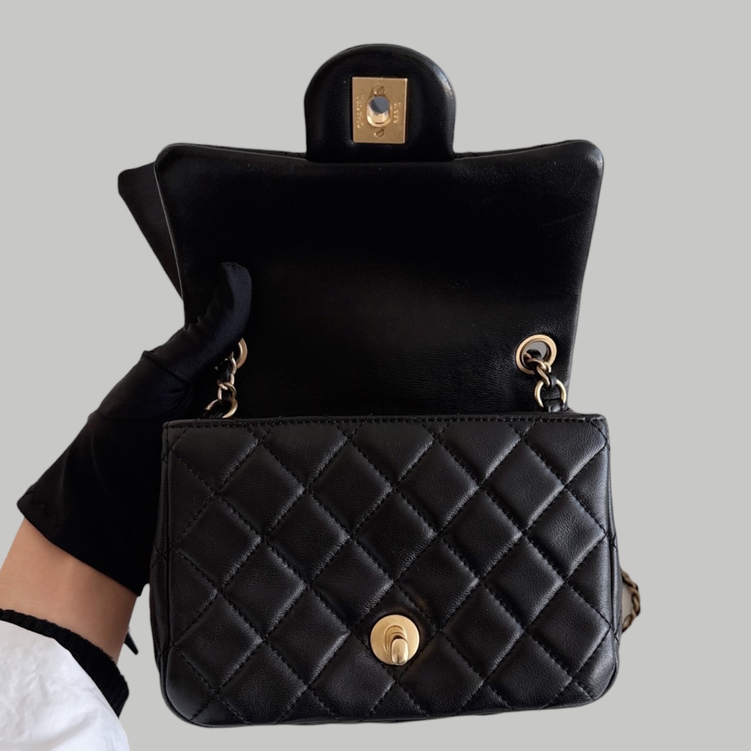 Chanel Lambskin 方胖金球