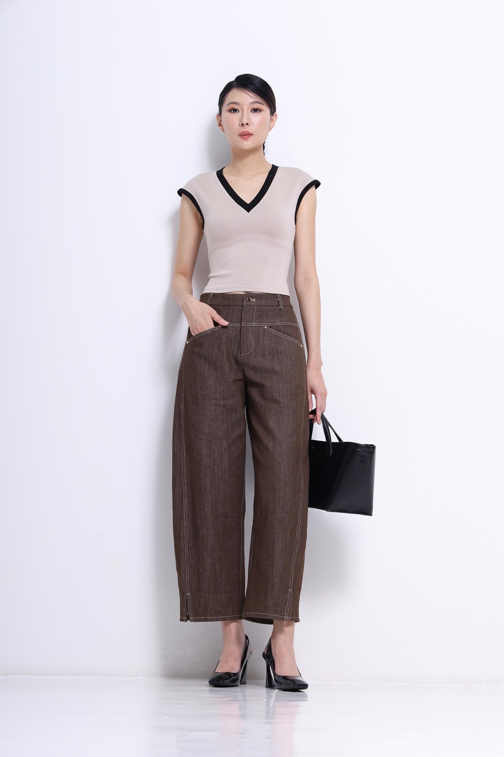 CB2702 Sculpt Fit Contrast V-Neck Top