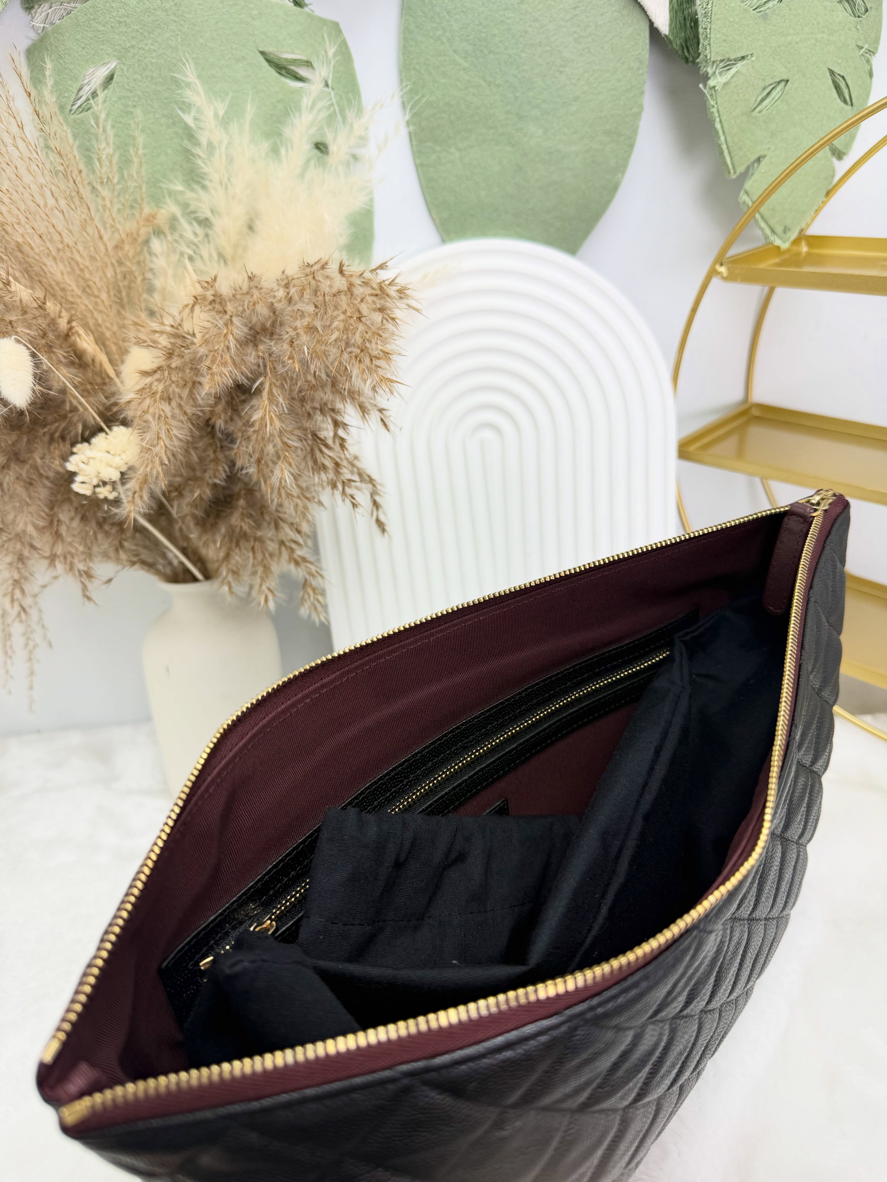 Chanel👜 PRE OWNED 🛍️黑金荔枝紋皮手拿包 🖤 