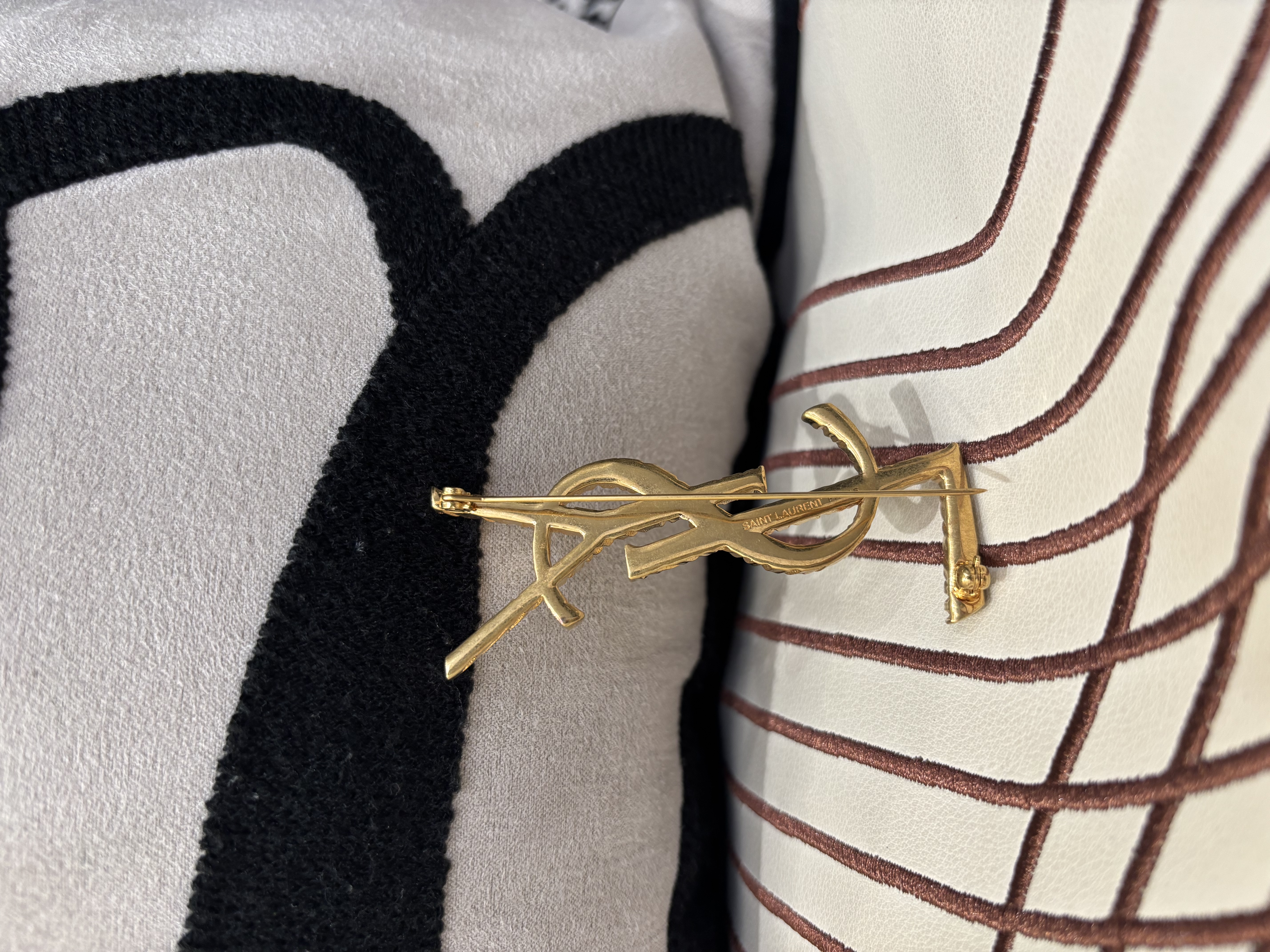 Ysl brooch 100%Authentic,98%new 