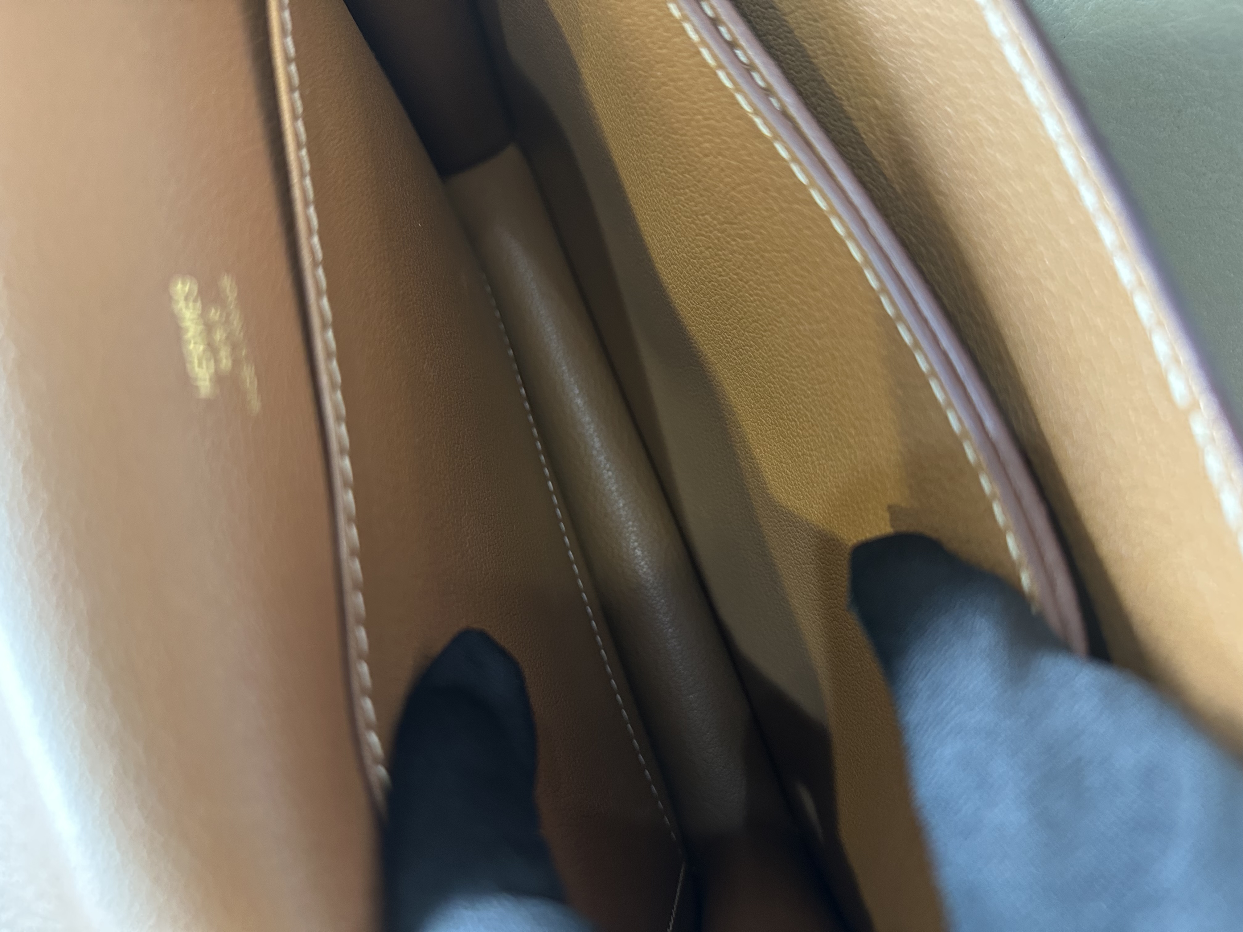 Pre-Owned HERMES Roulis 23 / Stamp D / Product Code: 26042501