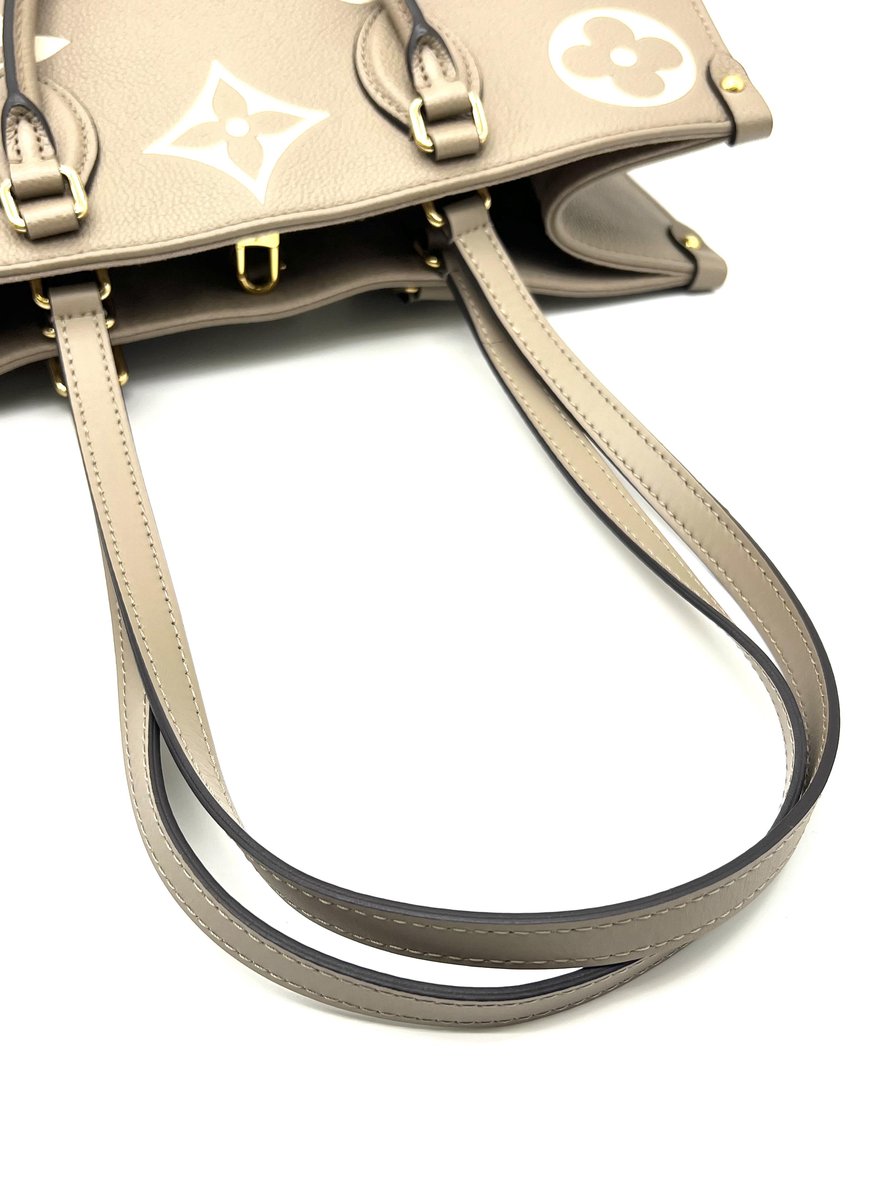 Pre-Owned LV OnTheGo MM / Product Code: 26050701