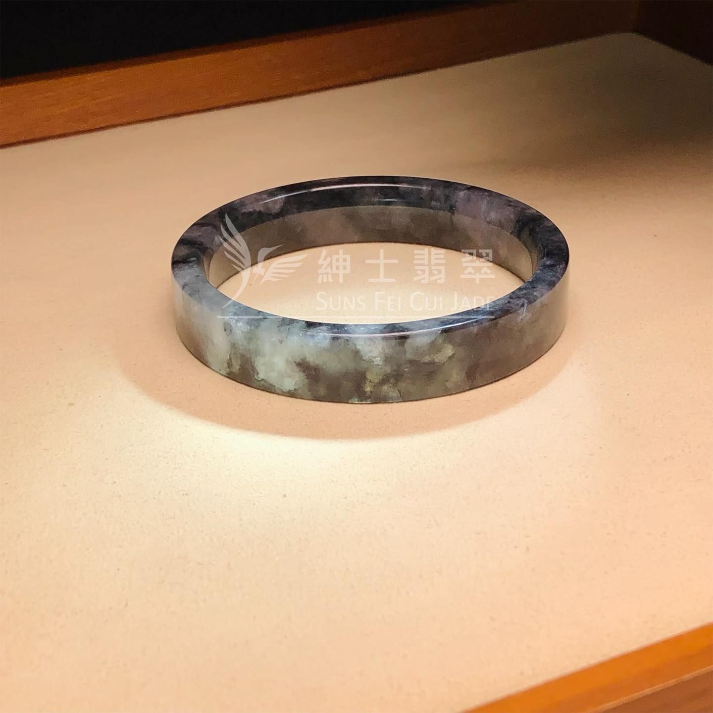 山水畫烏雞方鐲 52.3mm