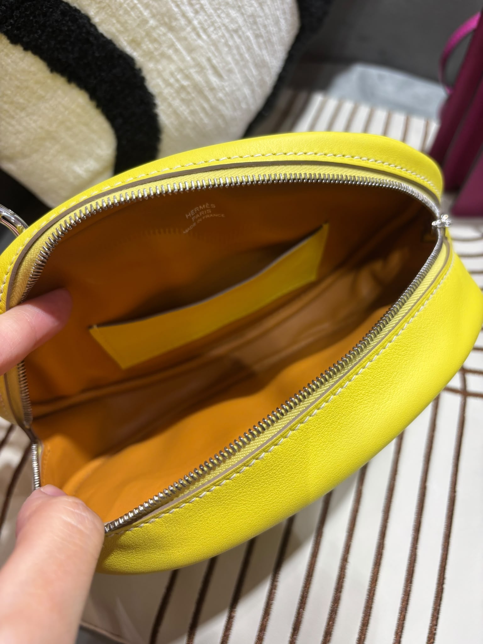 Hermes in the loop waist bag hobo belt bag STAMP Y 檸檬黃色 100%Authentic, 98%new ✅Dust bag