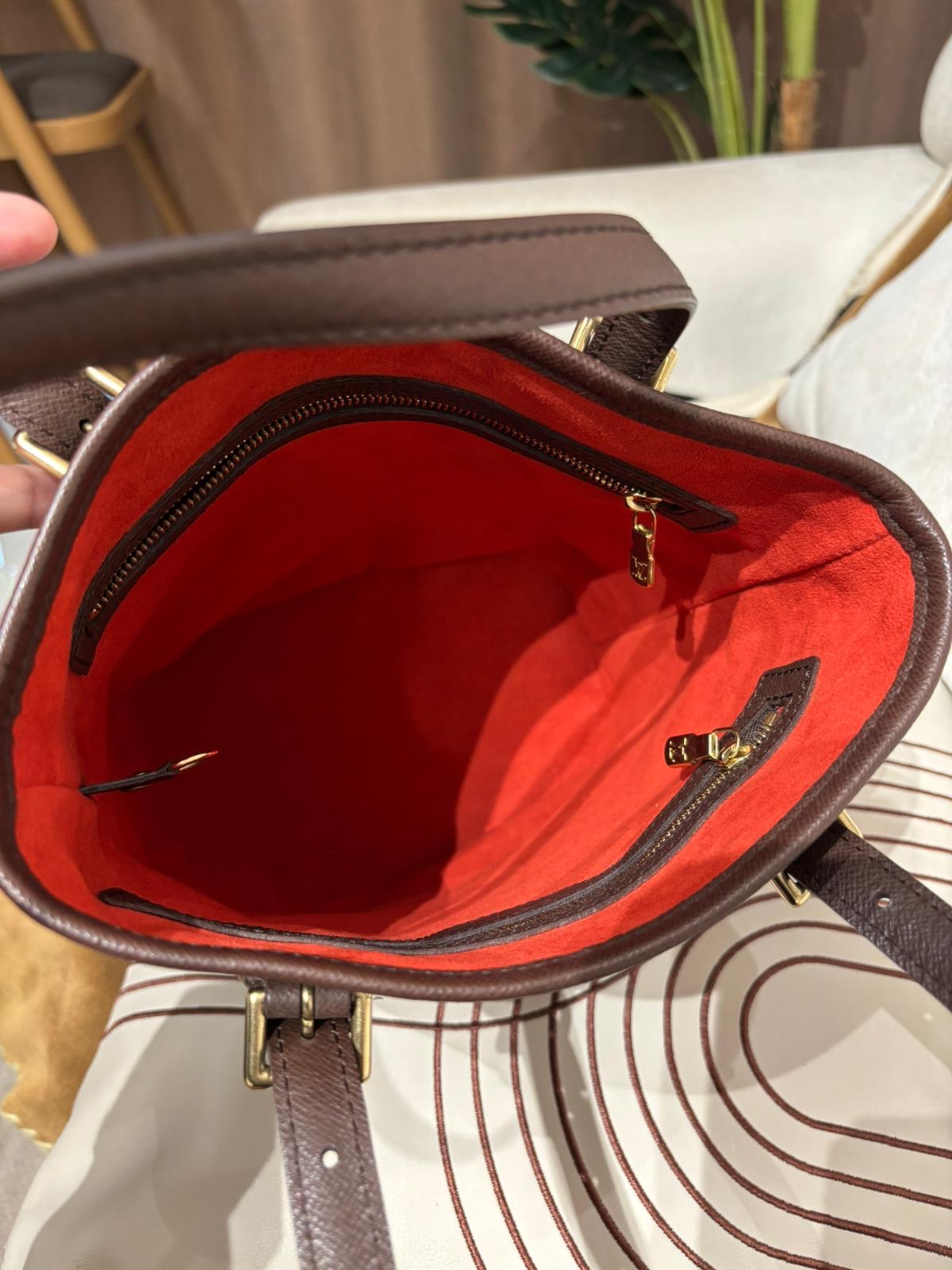 Lv petite bucket bag 100%Authentic,95%new✅dust bag