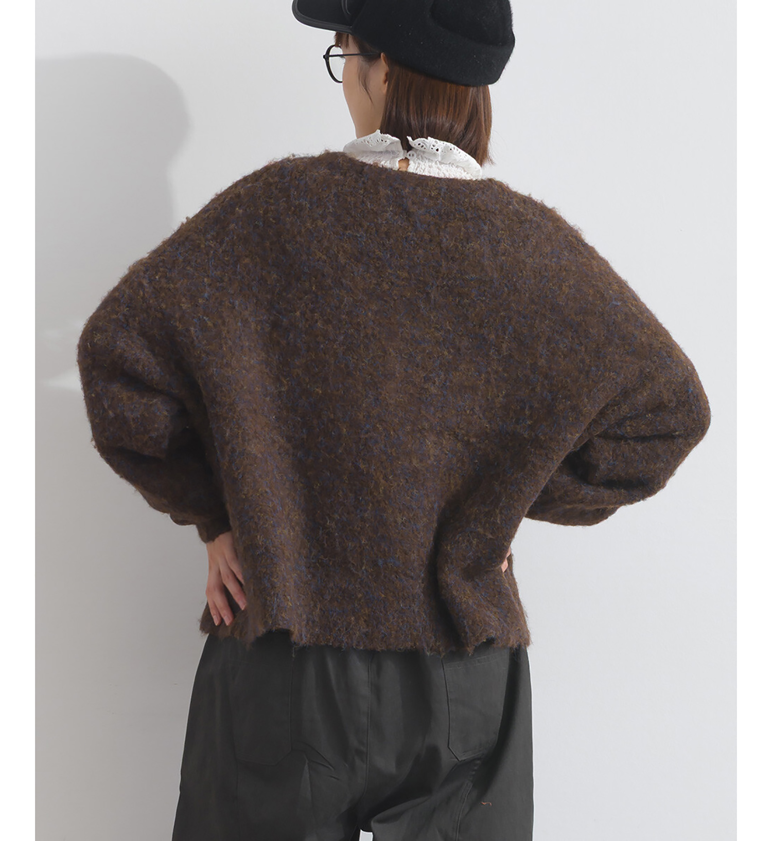 LP - 毛毛文字開襟毛衣 (咖啡色)