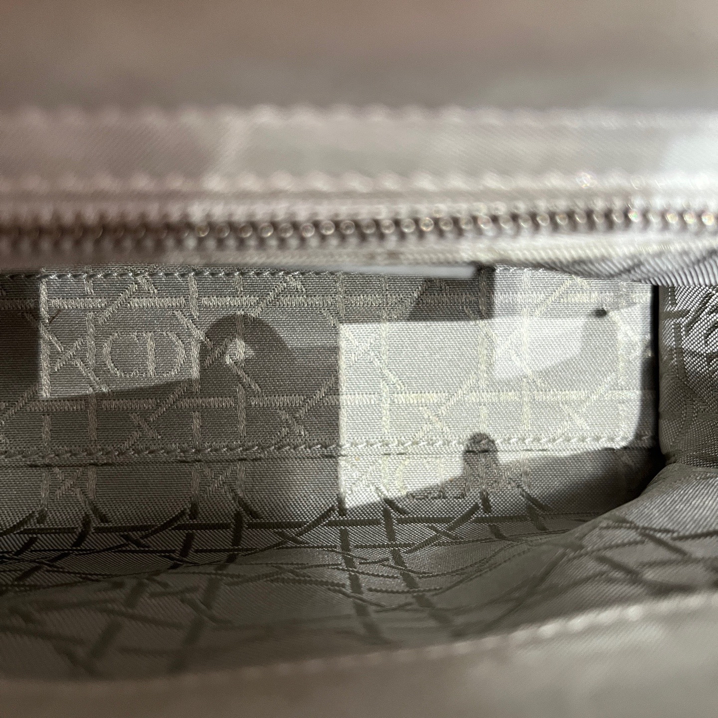 【預訂貨品】Lady dior三格珠光灰銀扣戴妃包