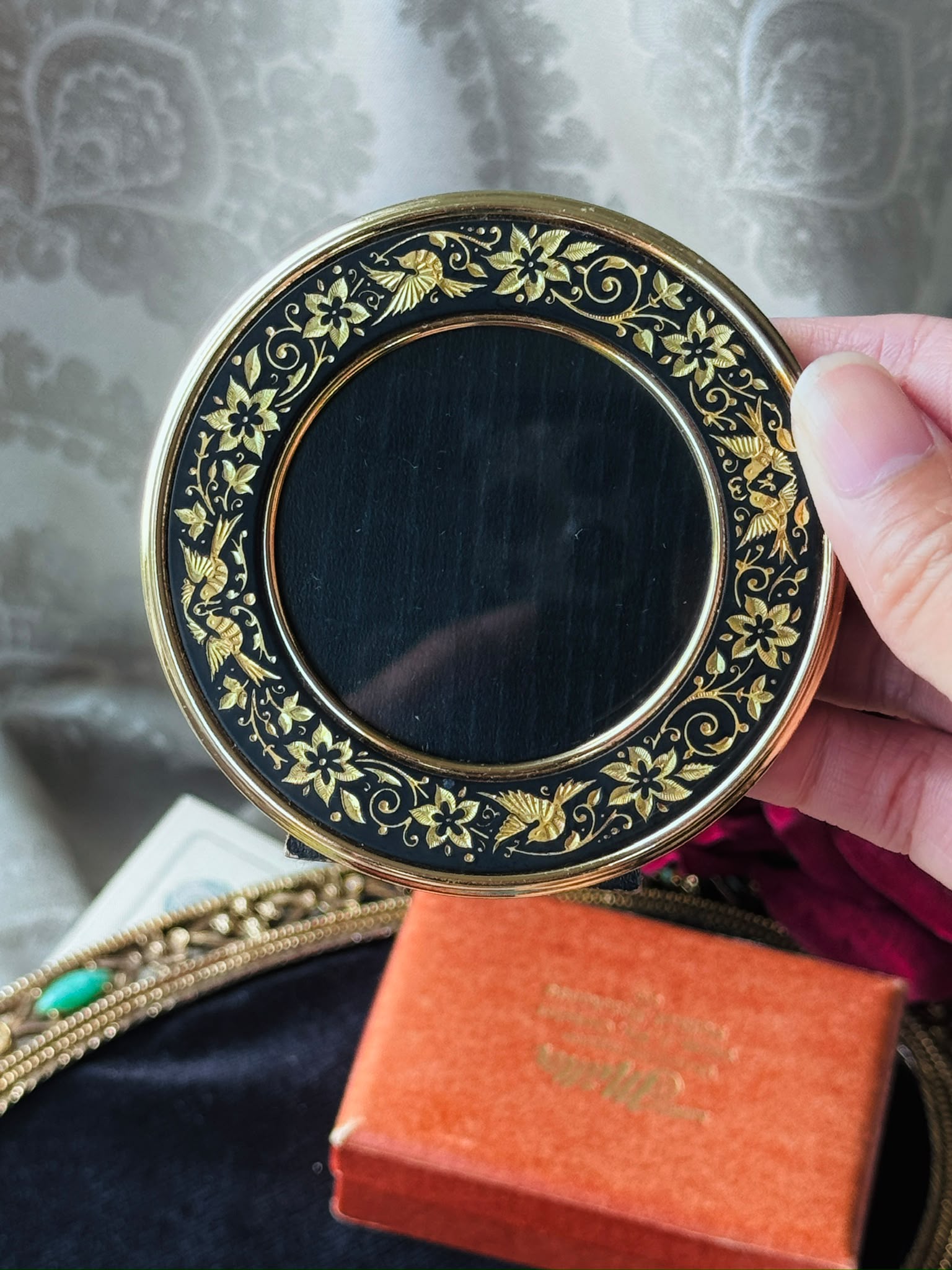 Vintage Pre-1980s Damascene Style Glass Round Photo Frame(MT2618)
