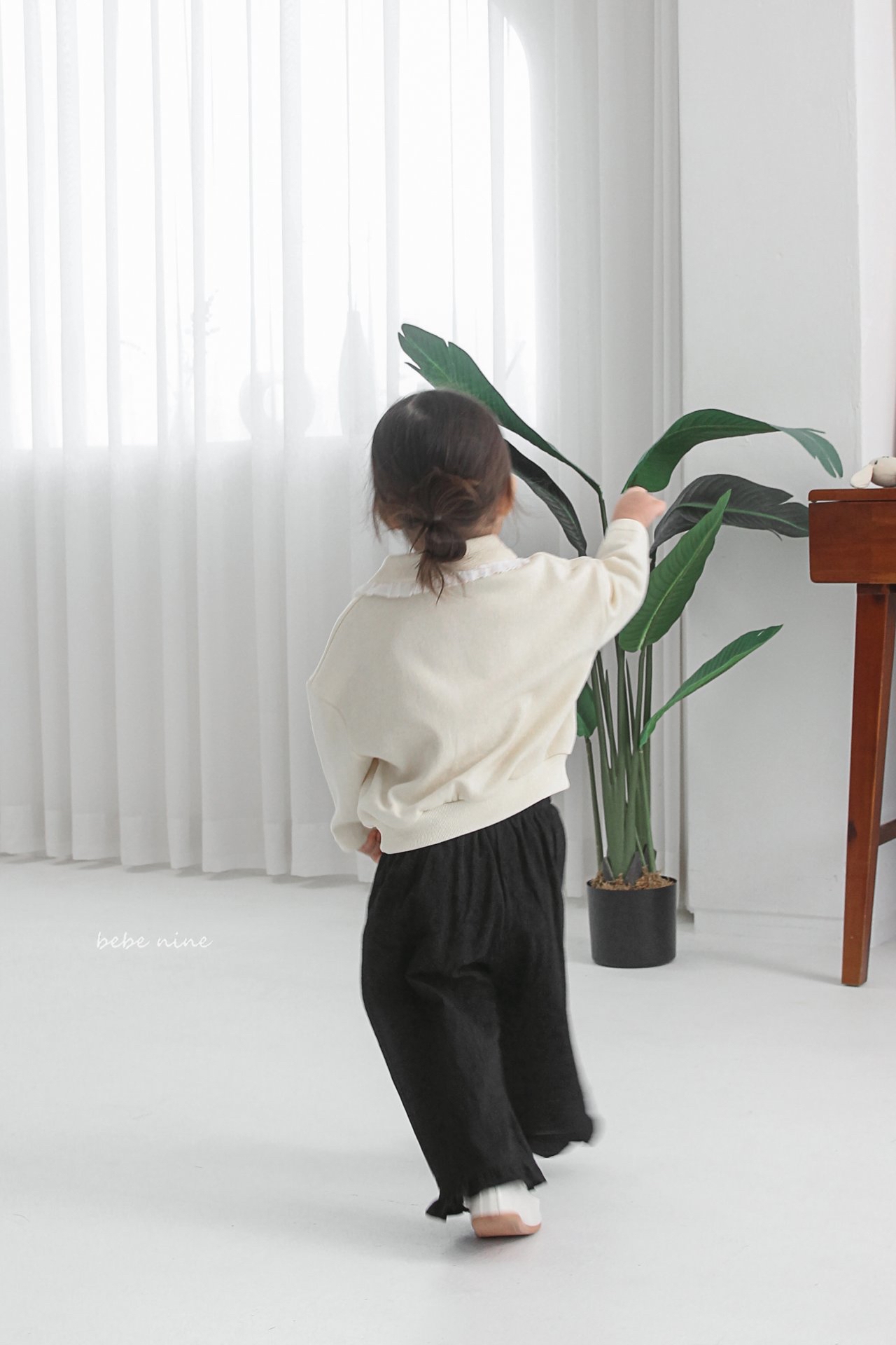 🌸預訂 韓國直送🌸🇰🇷Bebenine三色荷葉邊翻領衛衣