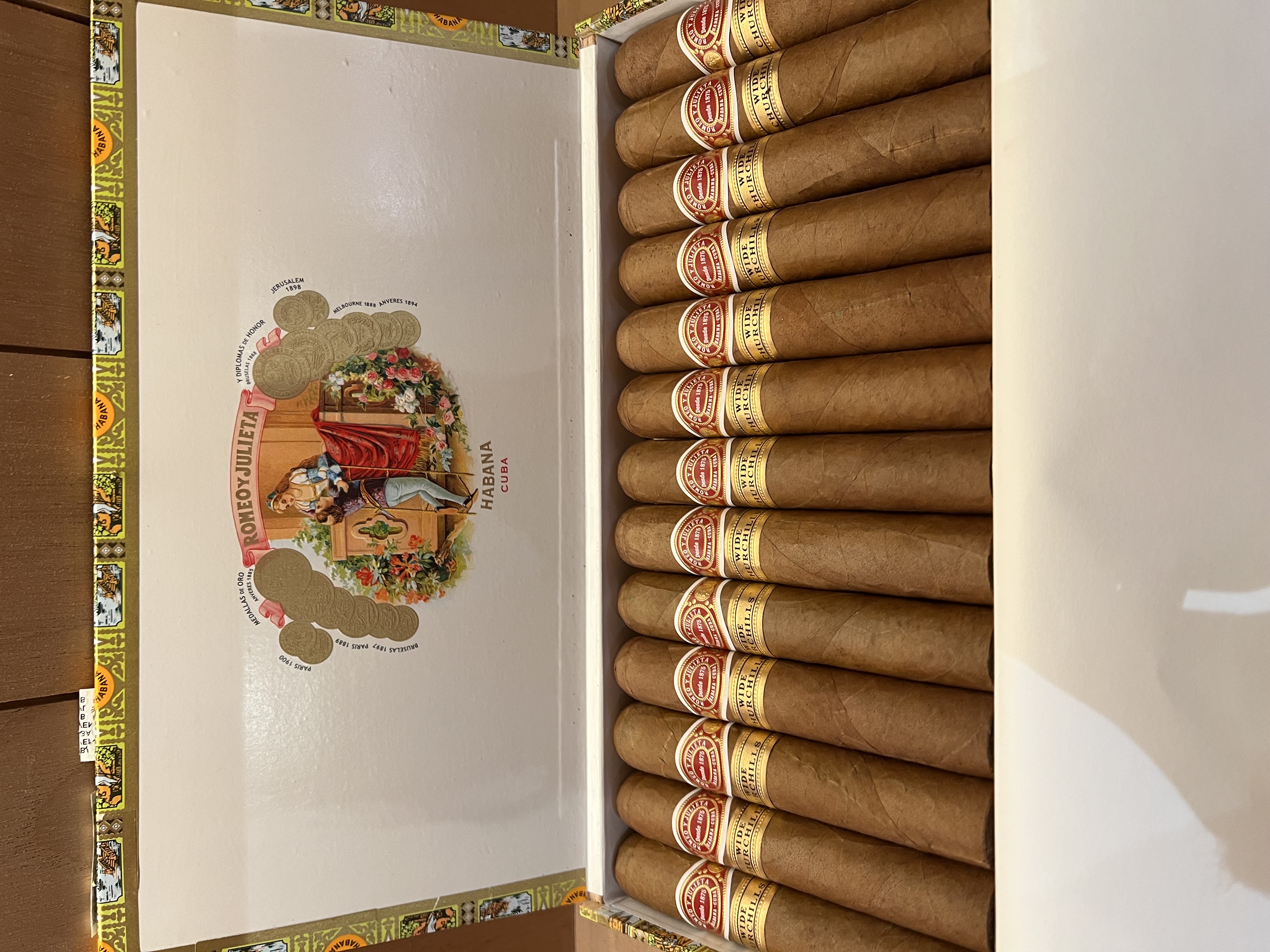 ROMEO Y JULIETA羅密歐寬丘（25支）