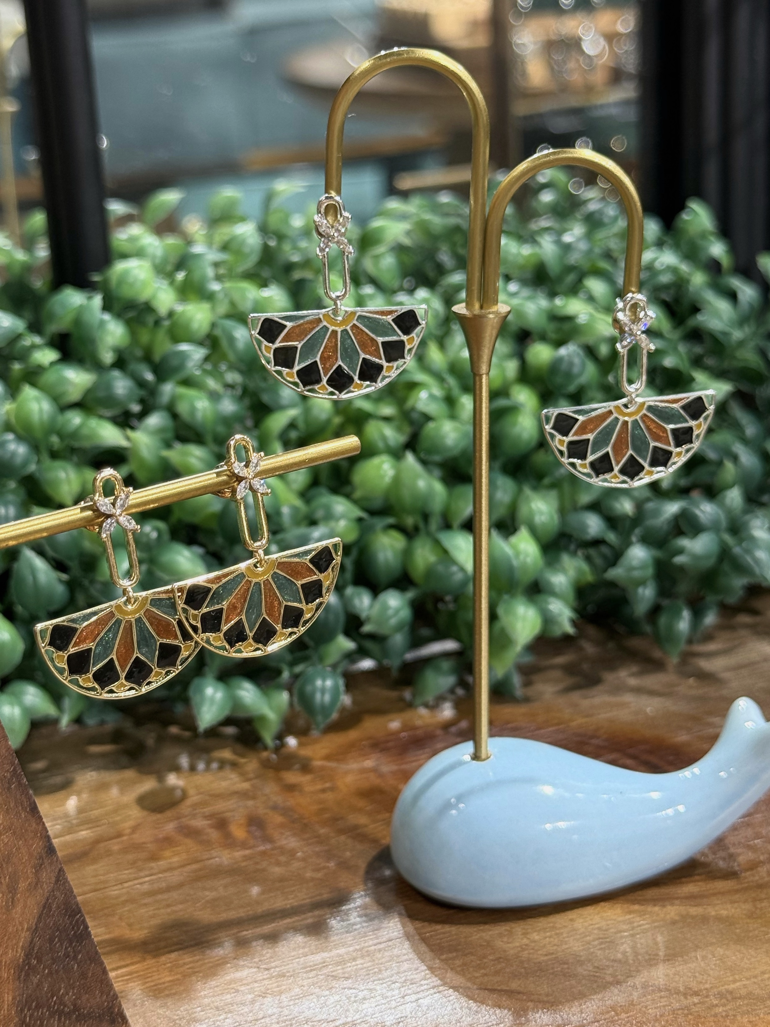 花窗晨光 Sunrise Window Dangle Earrings | 垂墜款耳環 