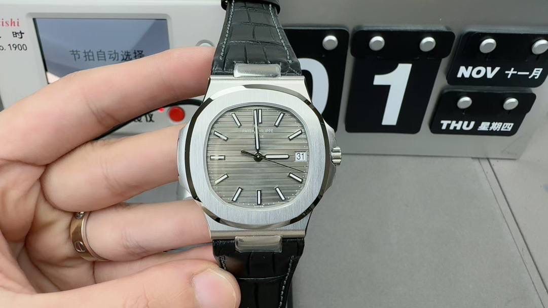 鹦鹉螺5711 灰盘皮带 324一体机😍💯🤍