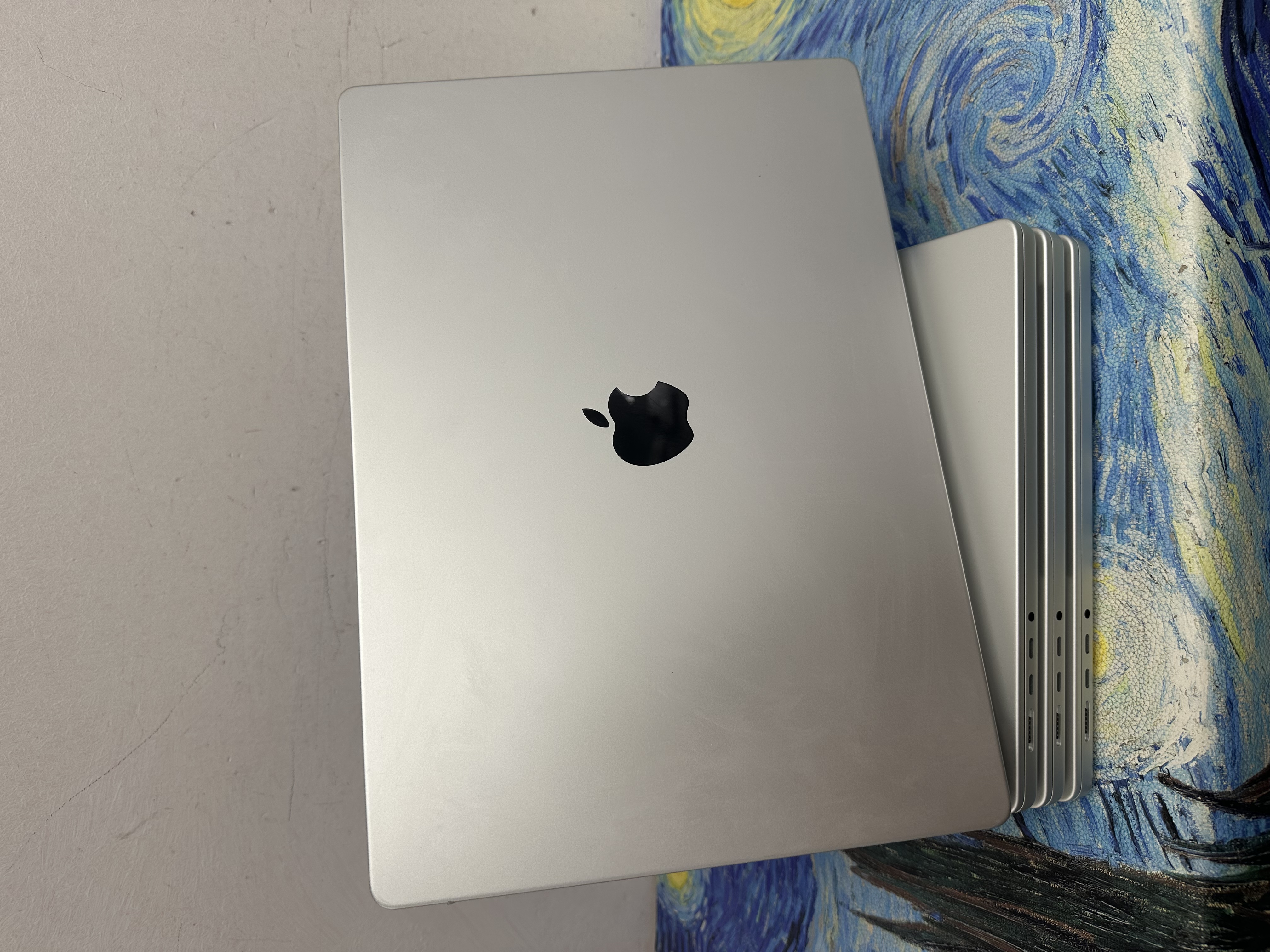 APPLE  MacBook Pro 2021/ M1 Max CPU / 64GB Ram/1TB SSD/24核心GPU/10核心 CPU/Liquid Retina XDR Mon/16寸/銀色 / 畫圖/剪片/ Gaming Laptop / PC / Work / M1Max