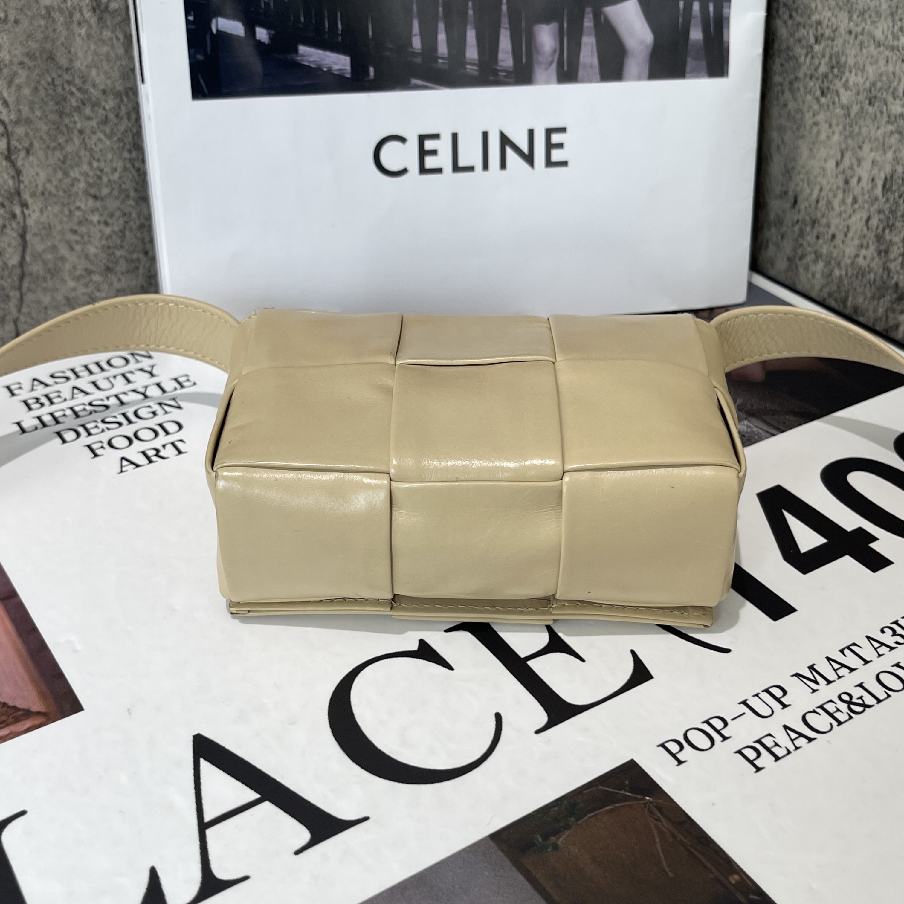 【預訂貨品】BV Candy Cassette六格米黃色編織包 