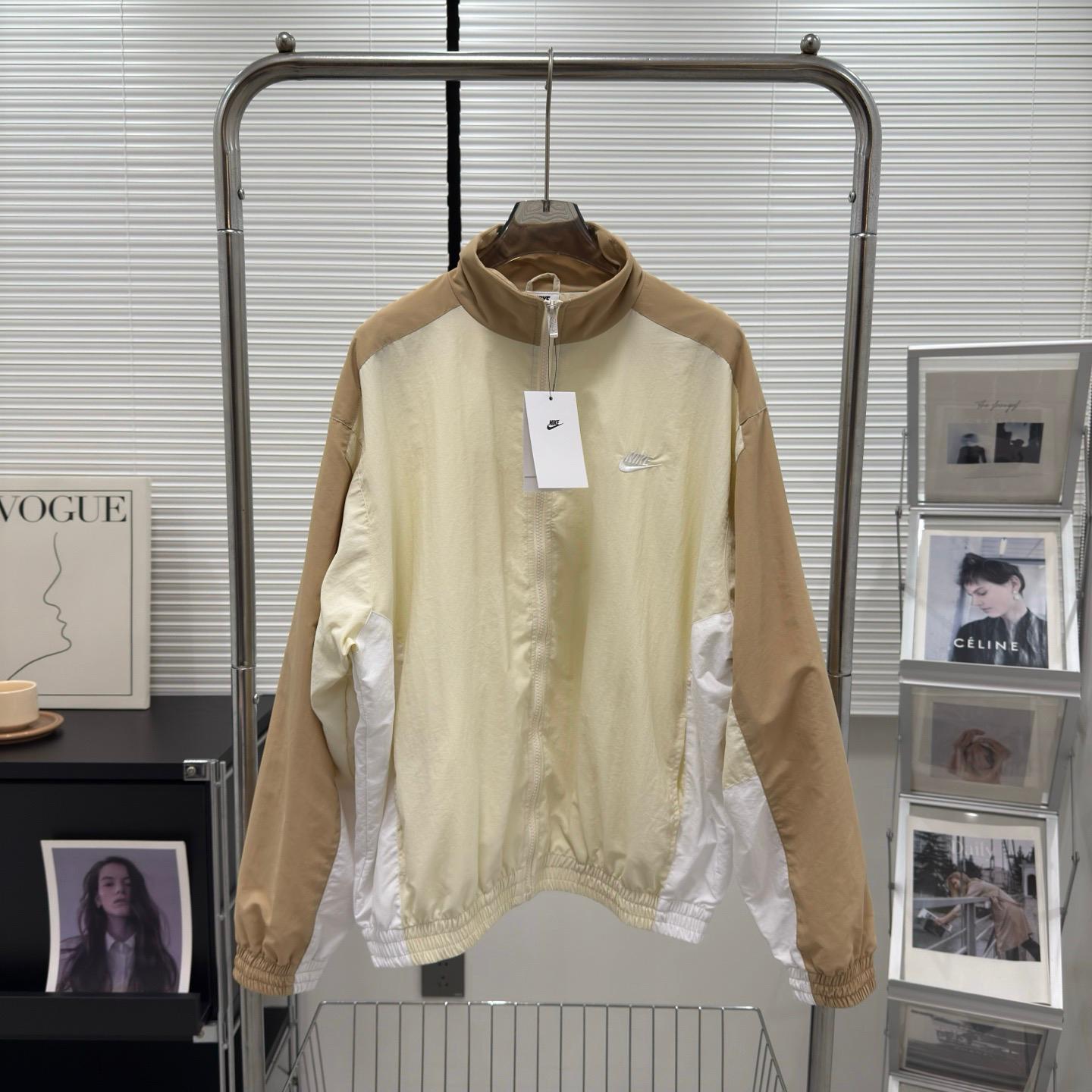 $125件,Nike Lab拼色風衣